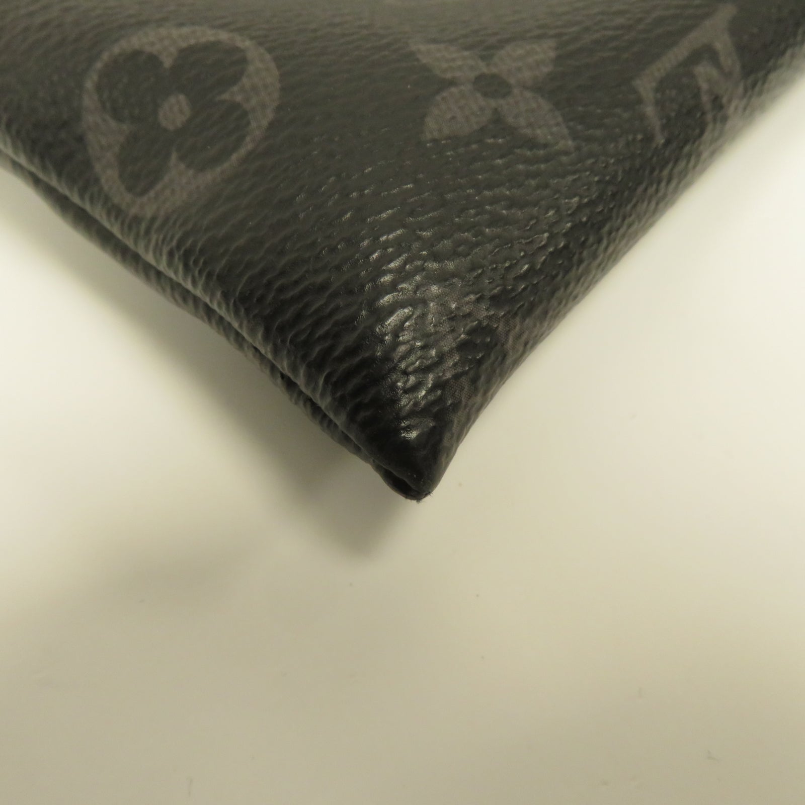 LOUIS VUITTON Monogram Eclipse Discovery Pochette銀扣手拿包黑色