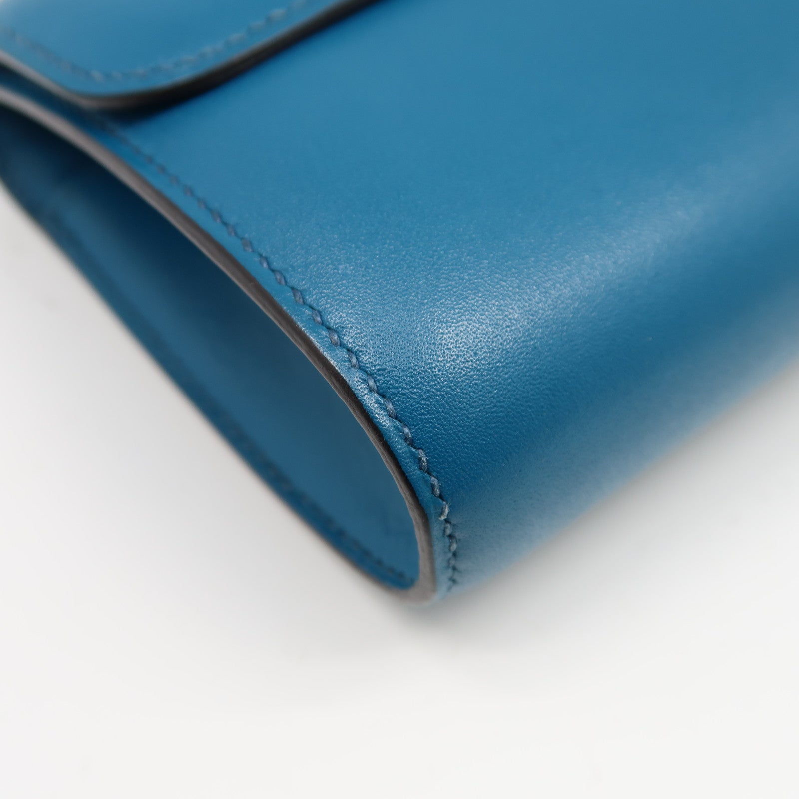 HERMES Tadelakt皮革Egee銀扣手拿包Bleu Izmir伊茲密爾藍色
