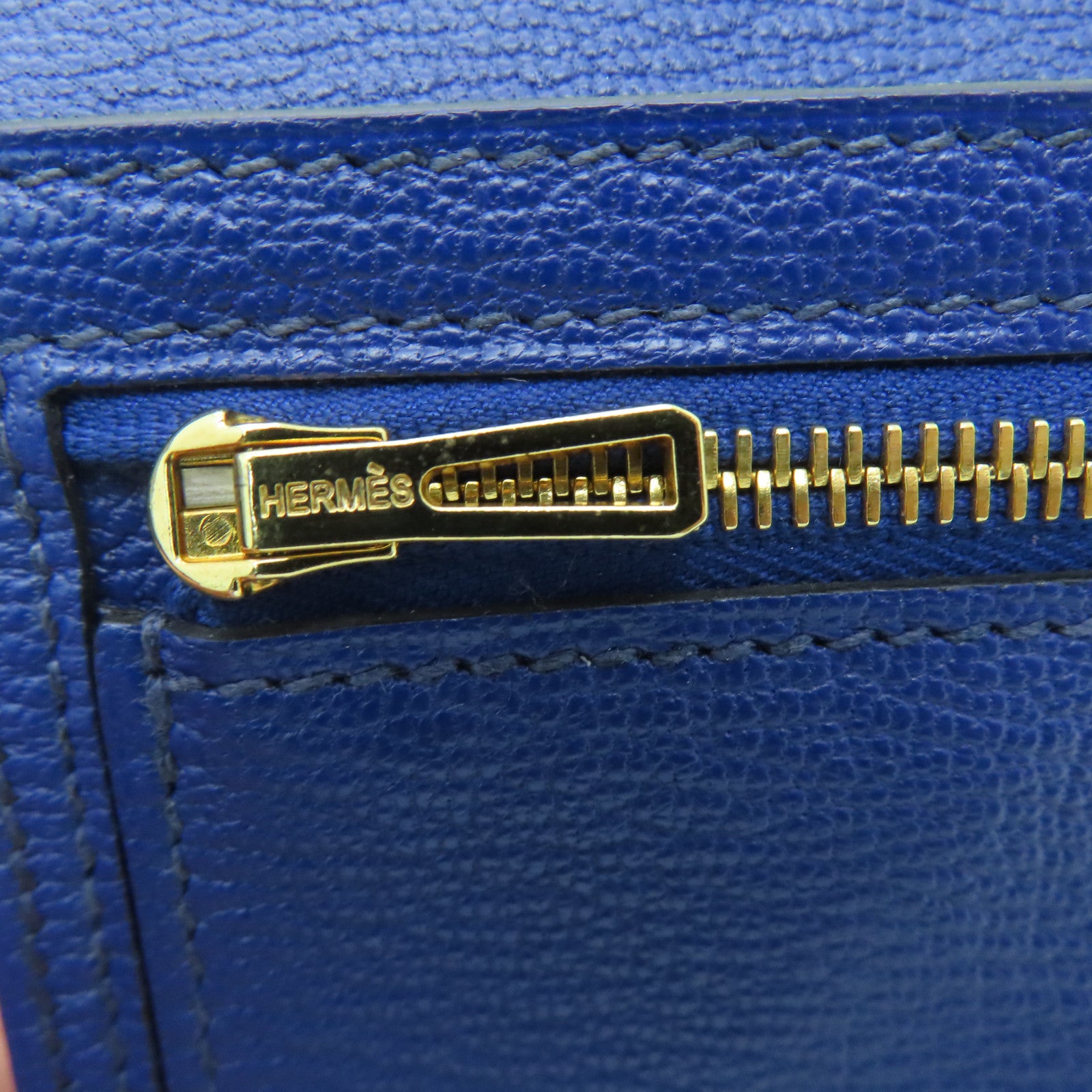 HERMES Ostrich Leather Bearn W Snap Gold Buckle Long Wallet Blue Saphir Sapphire Blue