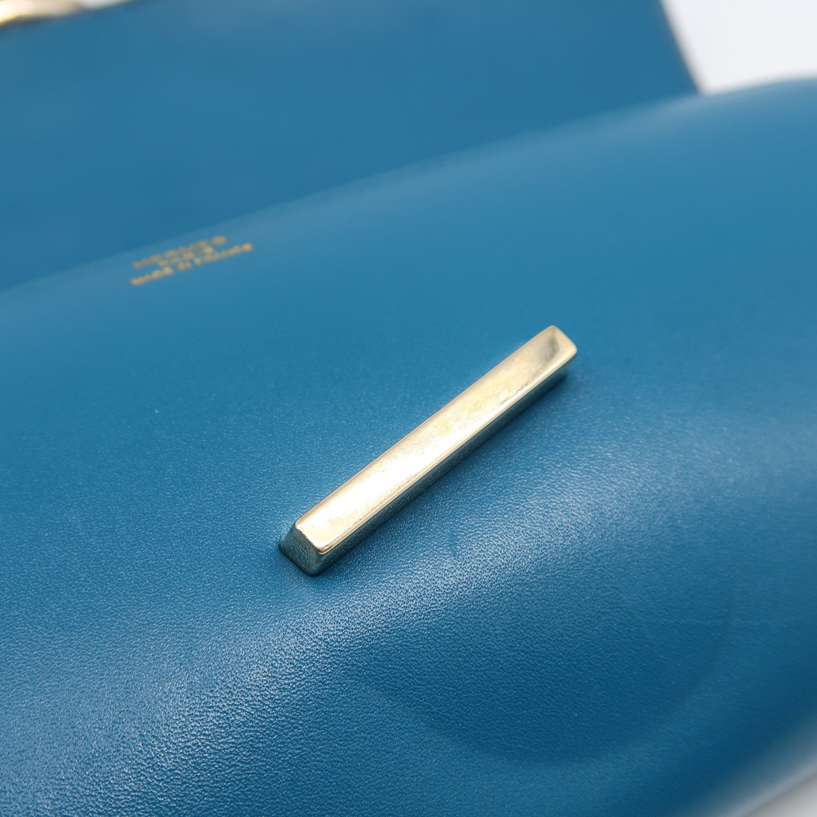 HERMES Tadelakt皮革Egee銀扣手拿包Bleu Izmir伊茲密爾藍色