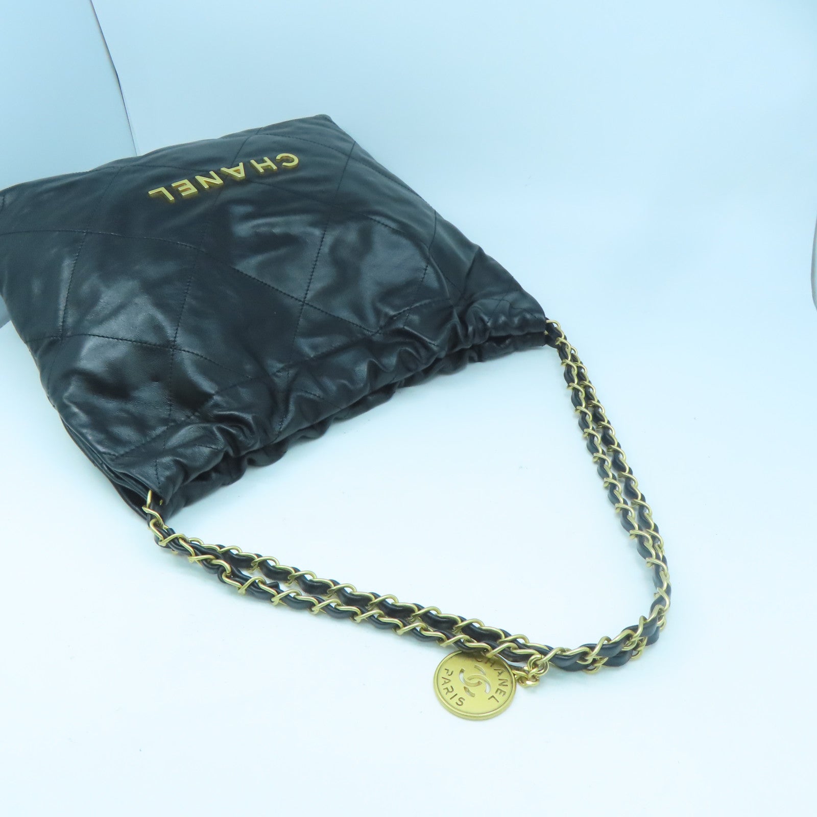 CHANEL 菱格牛皮皮革Chanel 22 Small金扣鏈帶肩背袋黑色