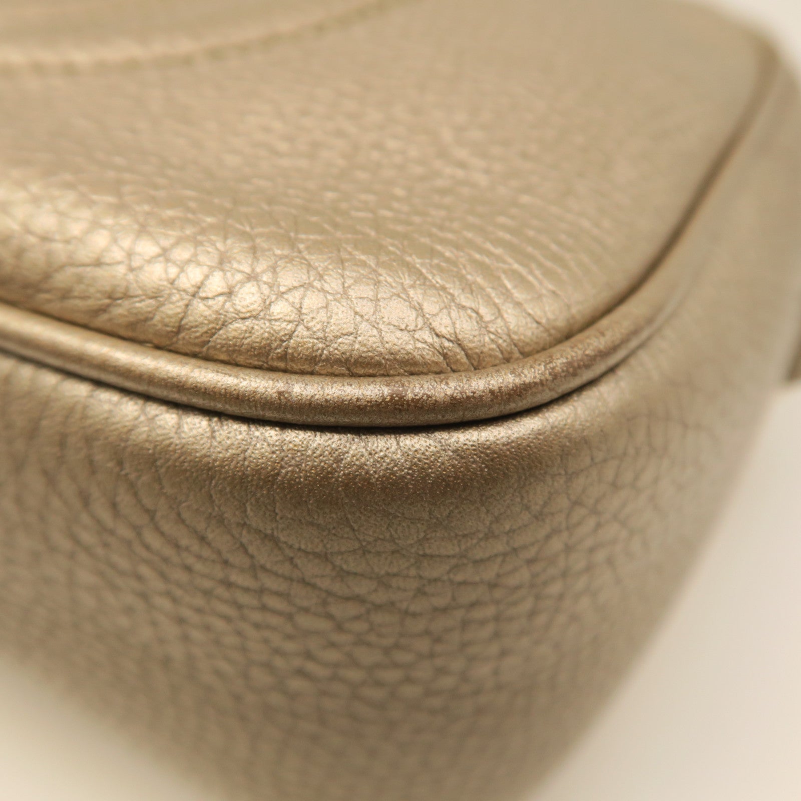 GUCCI 牛皮皮革Shoulder Bag金扣肩背袋金色