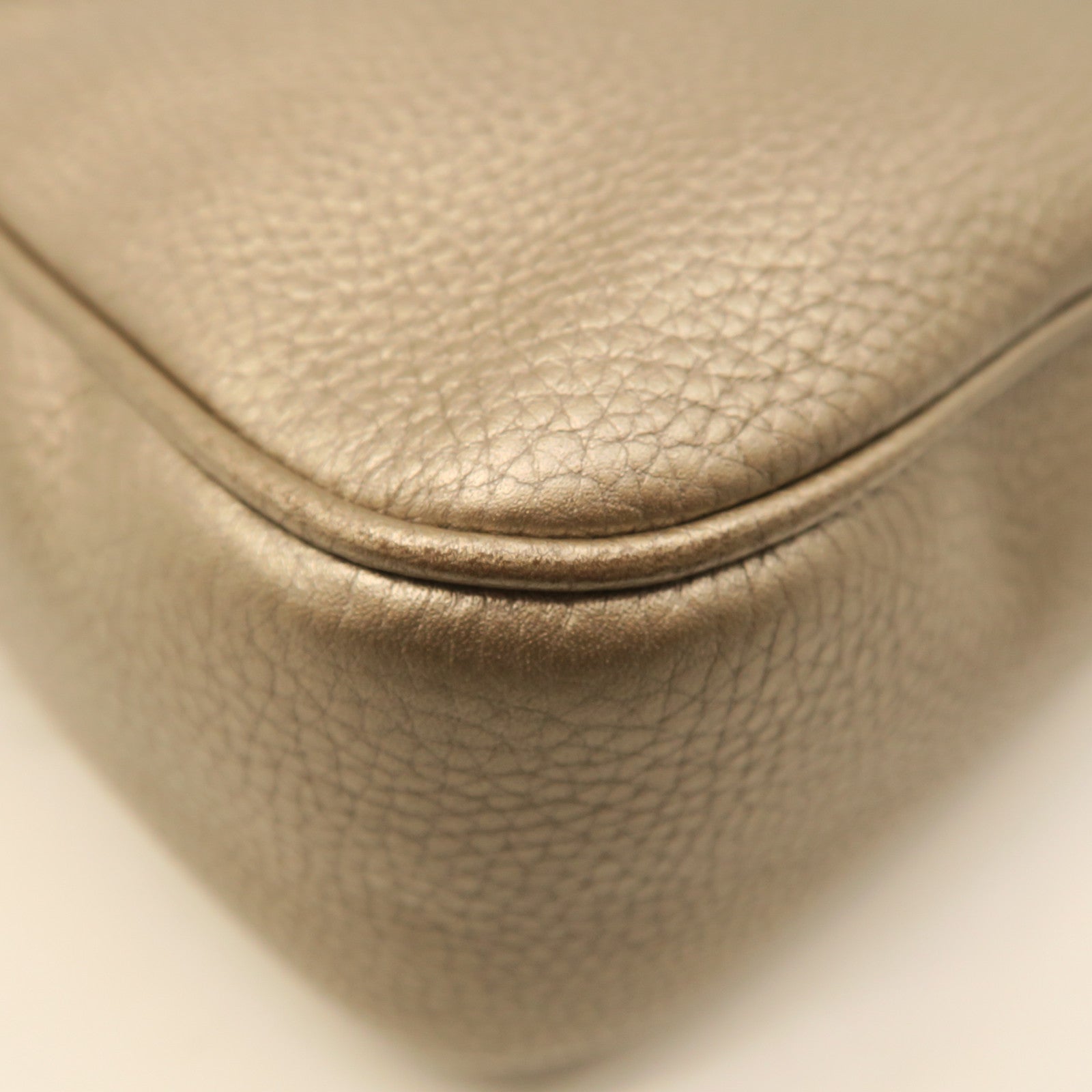 GUCCI 牛皮皮革Shoulder Bag金扣肩背袋金色