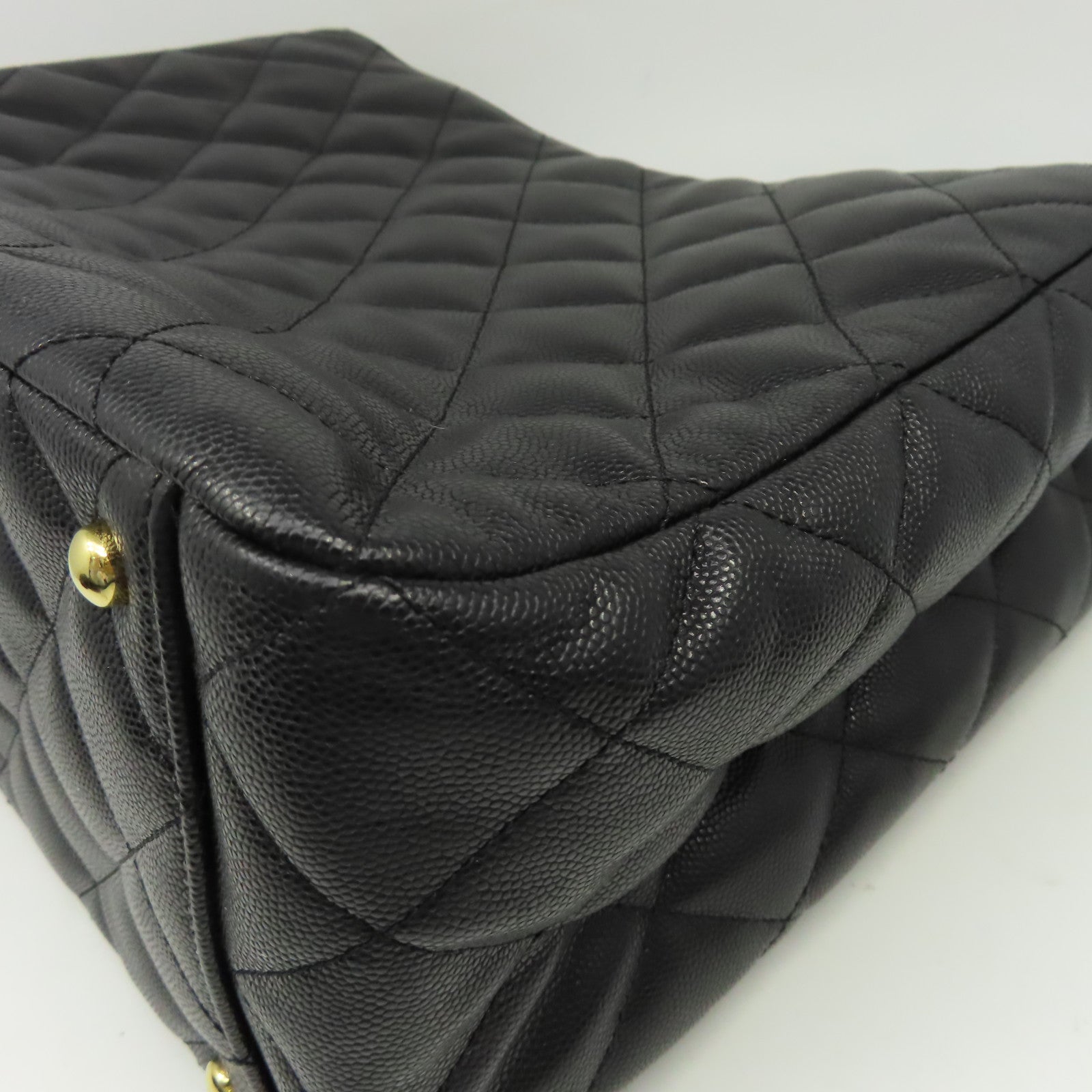 CHANEL 菱格Caviar皮革Matelasse Shoulder Tote Bag金扣肩背袋黑色