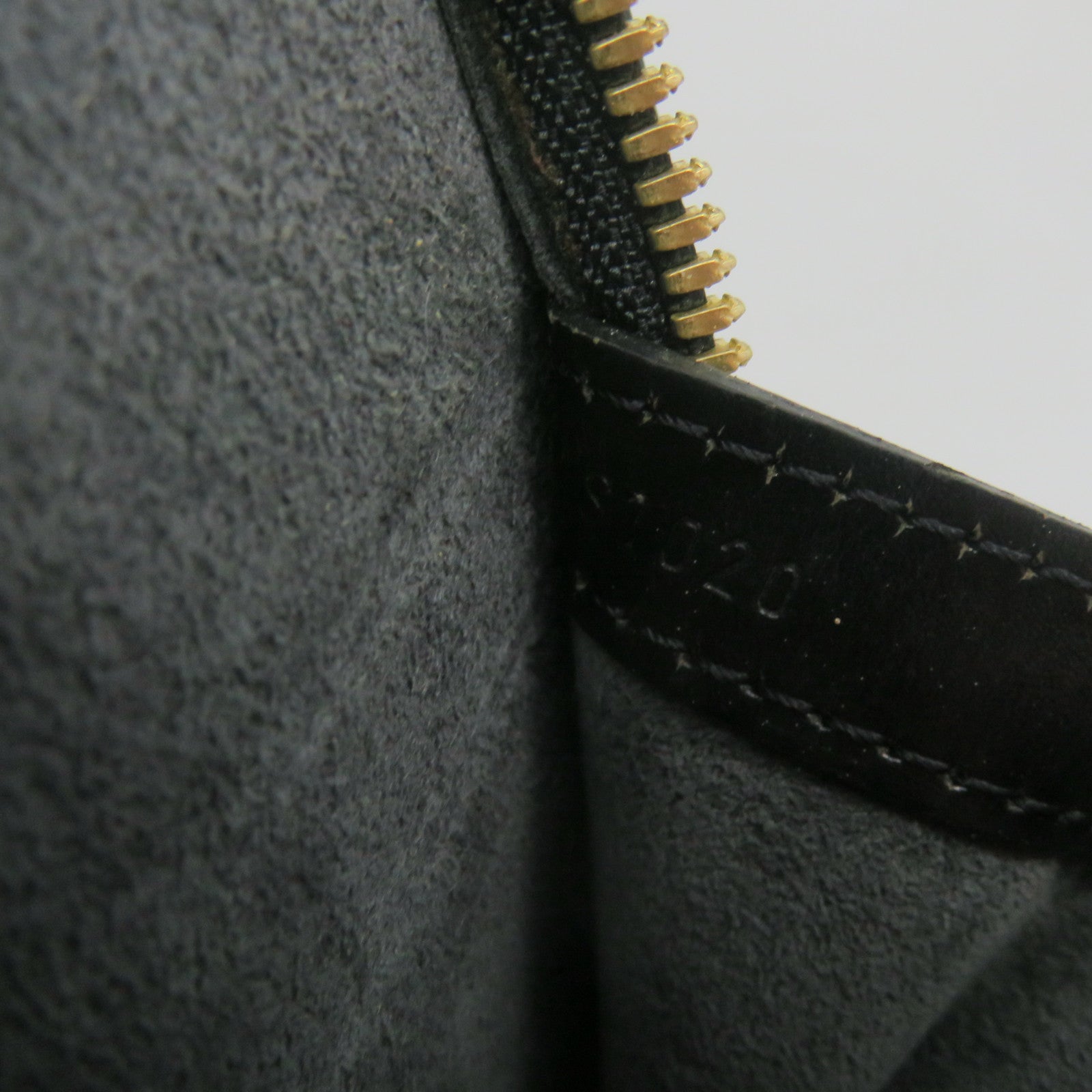 LOUIS VUITTON Epi Lussac Shoulder Bag肩背袋黑色