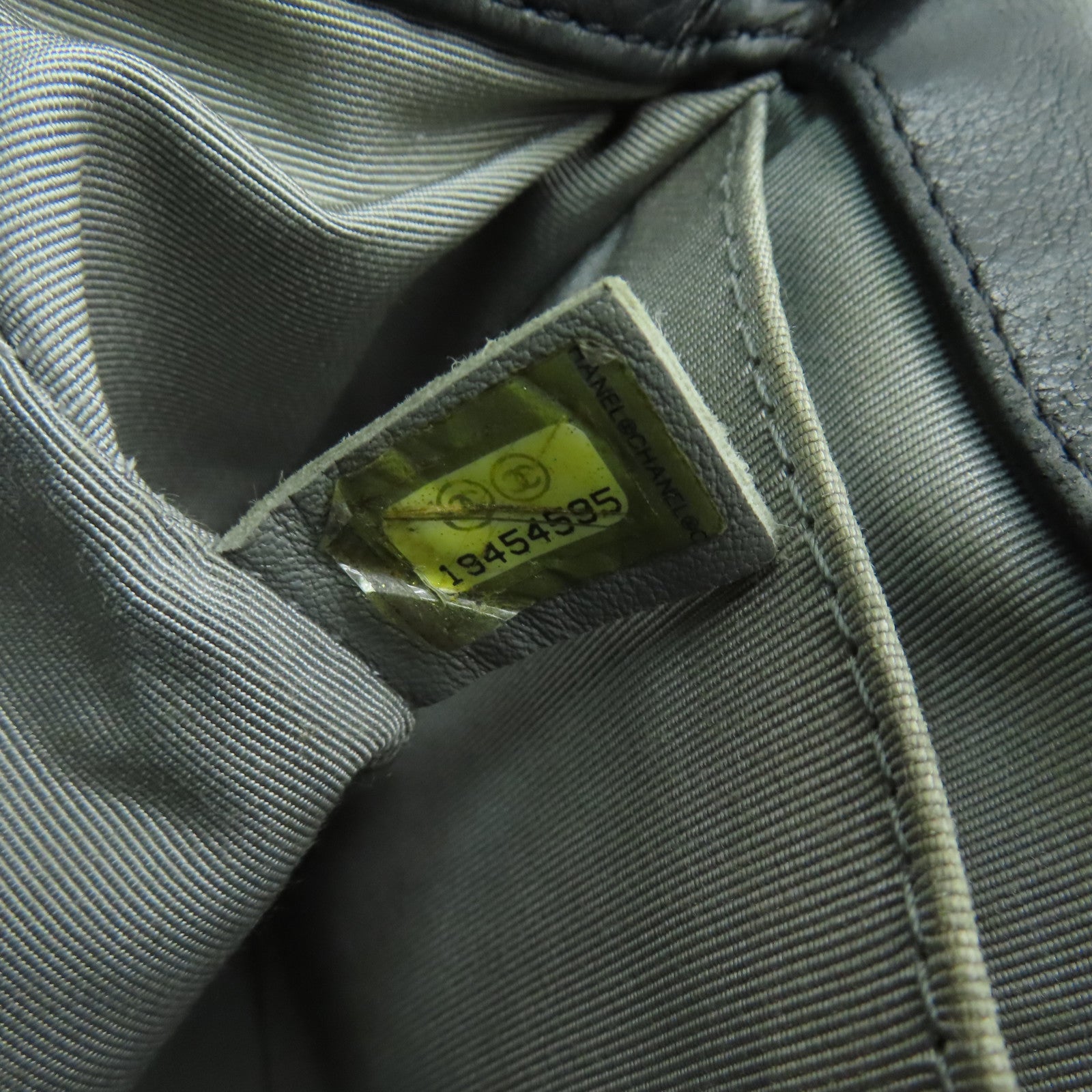 CHANEL 菱格羊皮皮革Boy 25銀扣手挽肩背兩用袋黑色