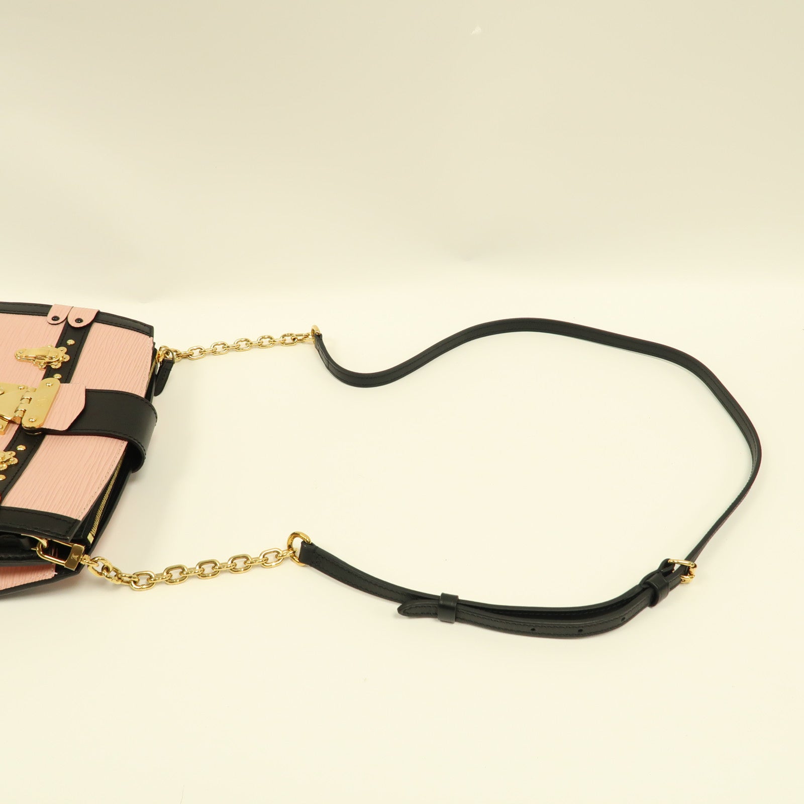 LOUIS VUITTON Epi Trunk Clutch金扣肩背袋粉紅色/黑色