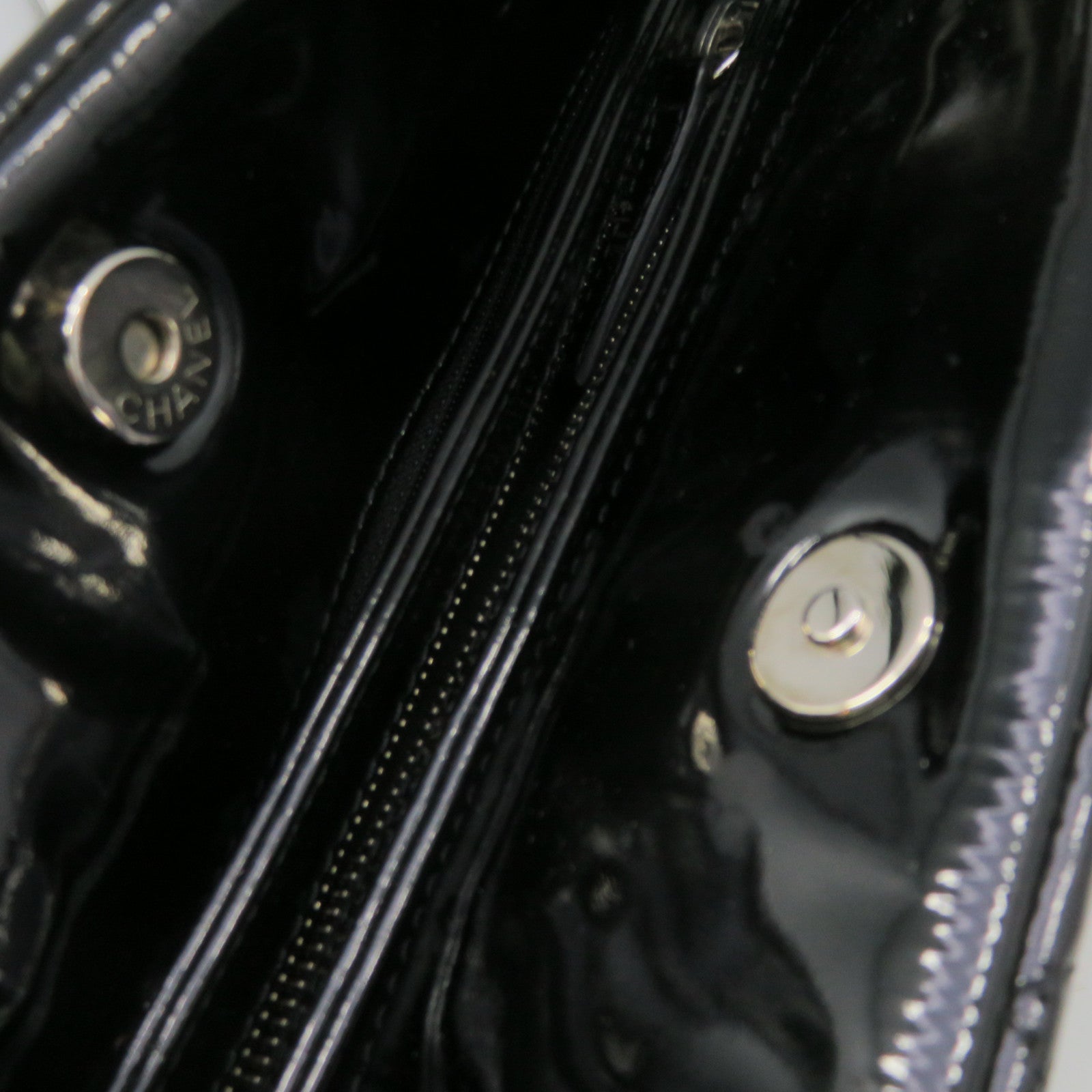 CHANEL 菱格漆皮皮革Chain Shoulder Bag银扣链带肩背袋黑色