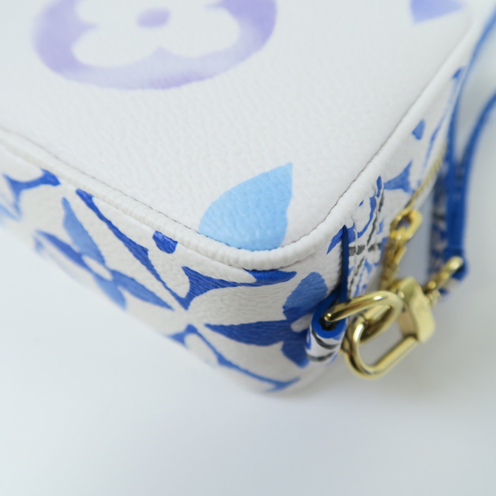 LOUIS VUITTON Monogram Wapity Case金扣手拿包藍色/白色