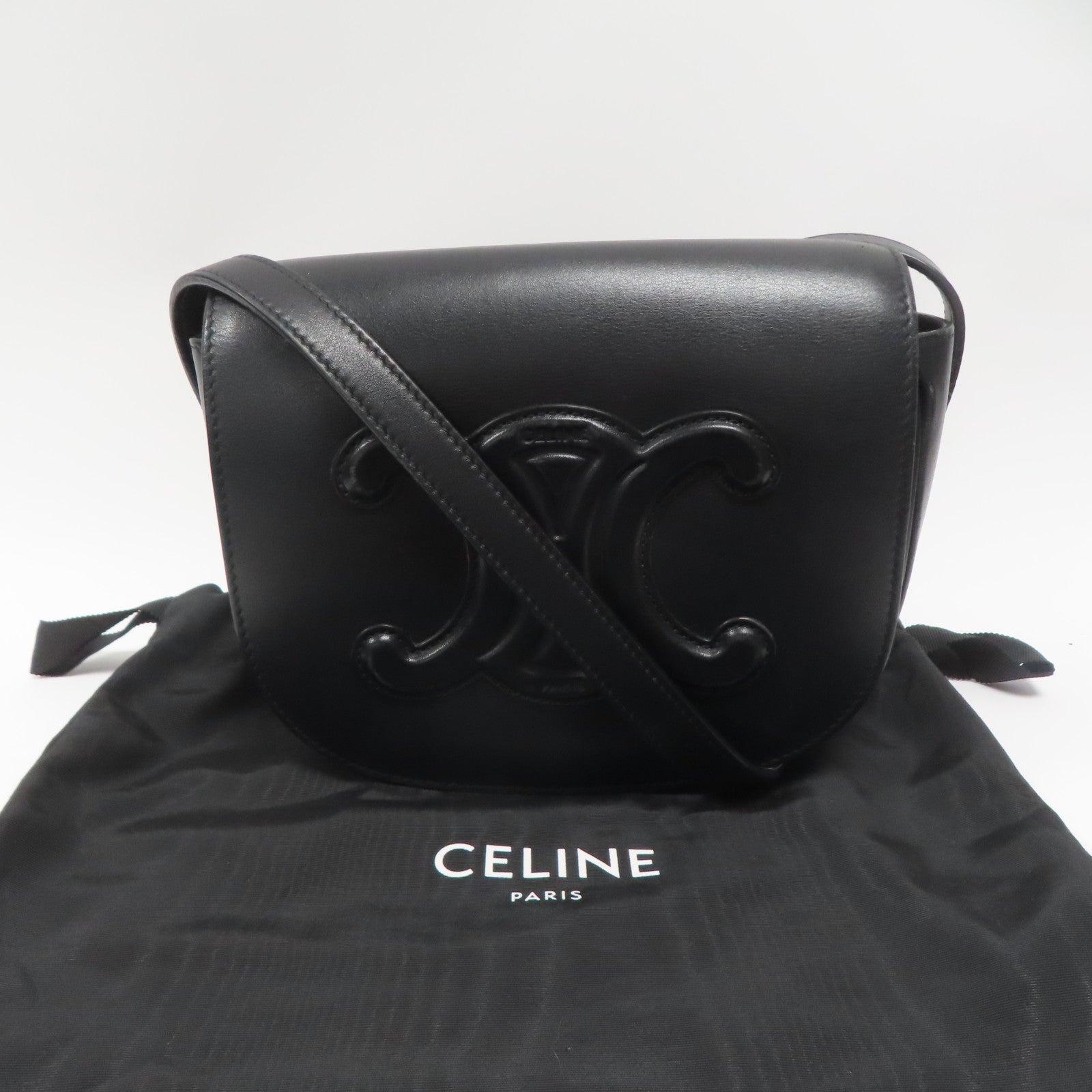 CELINE 牛皮皮革Folco Cuir Triomphe Bag金扣肩背袋黑色