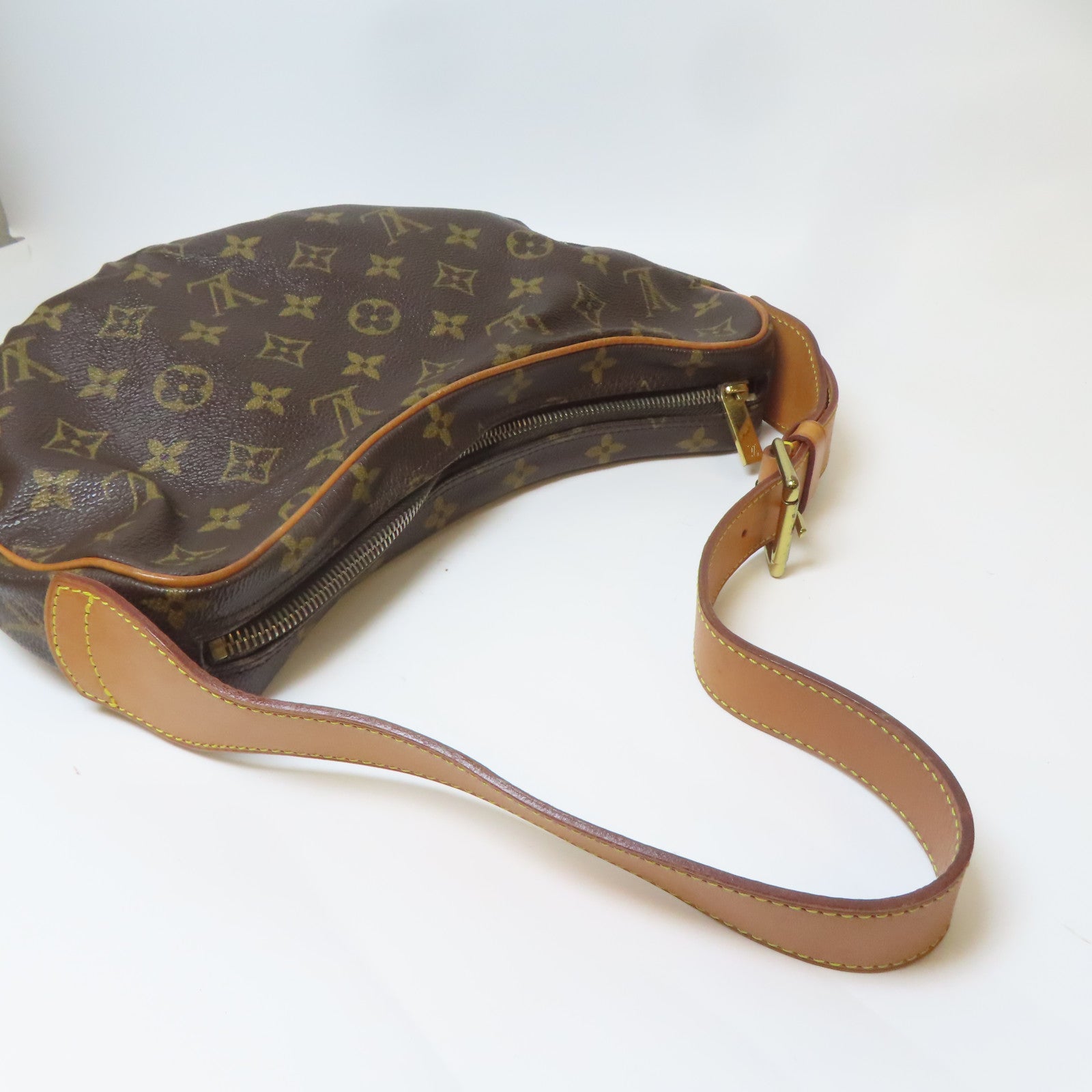 LOUIS VUITTON Monogram Pochette Croissant金扣肩背袋啡色