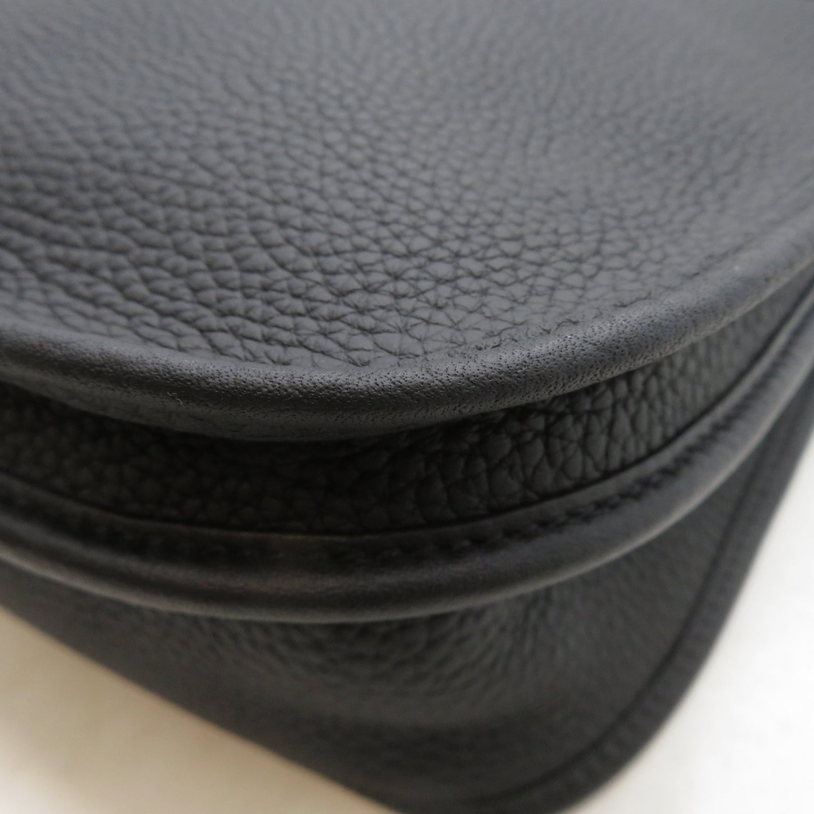 HERMES Clemence皮革Evelyne PM銀扣肩背袋Noir黑色