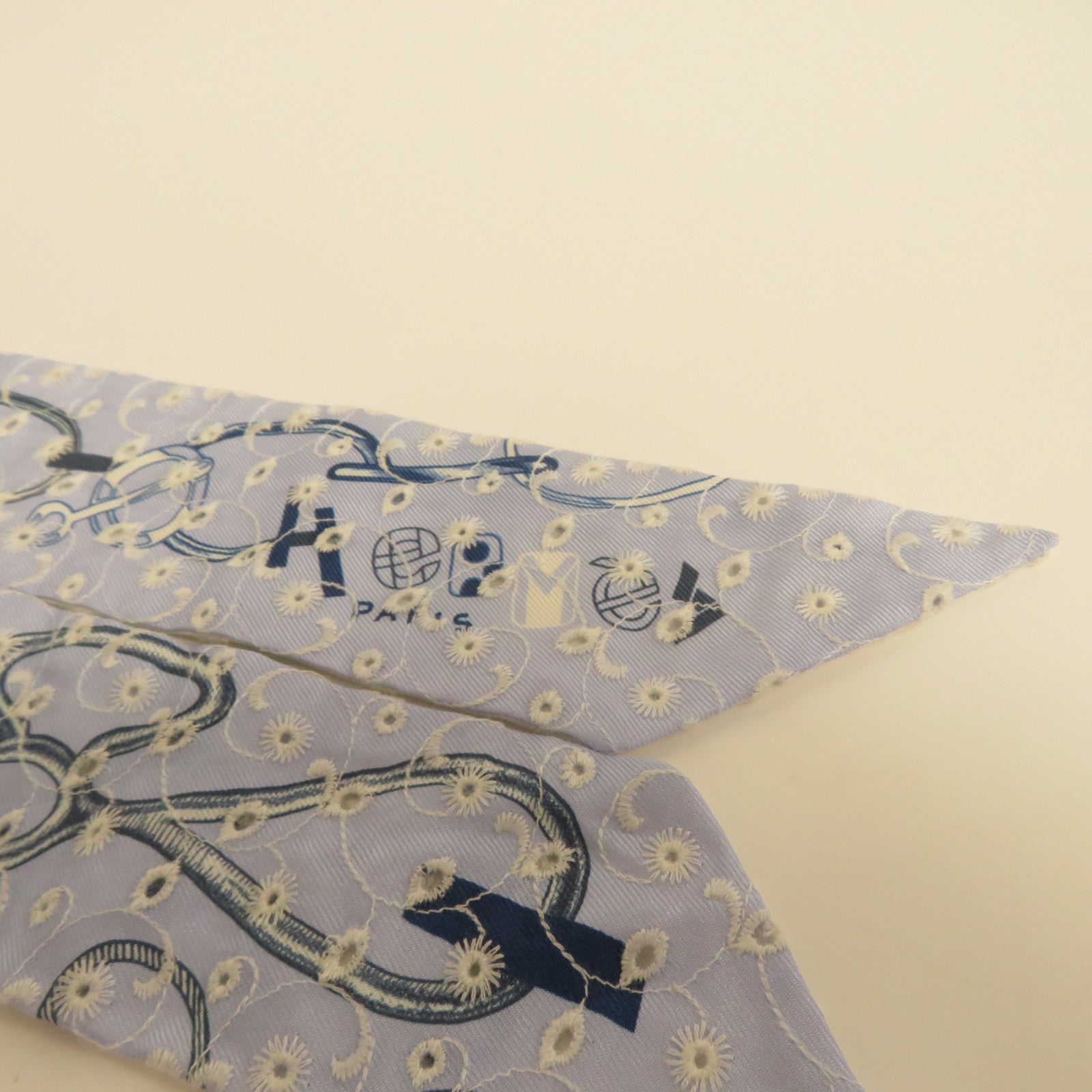 HERMES 絲質Twilly Silk Blue White絲巾藍色/白色
