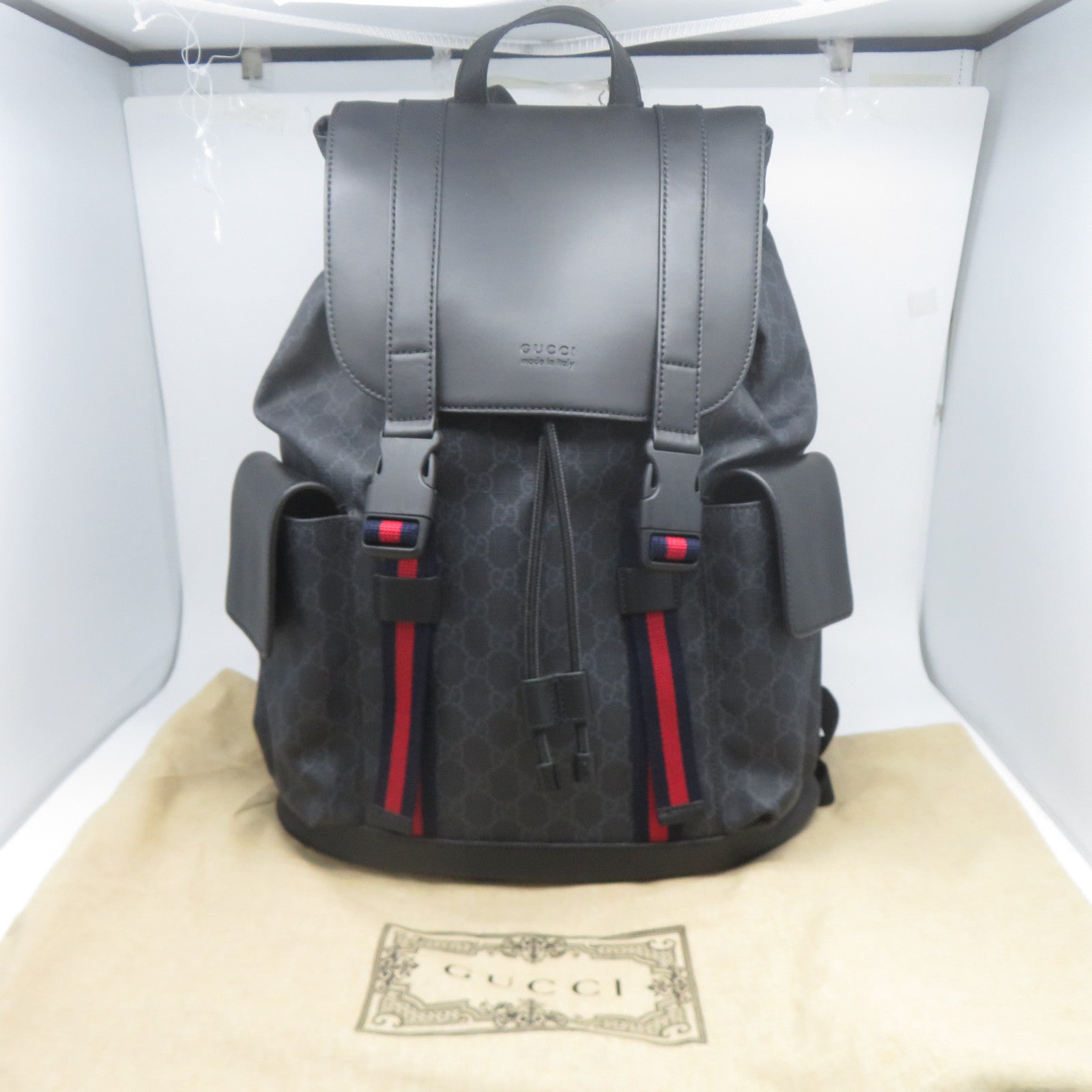 GUCCI 塗層帆布/皮革GG Supreme Backpack銀扣背包黑色/灰色