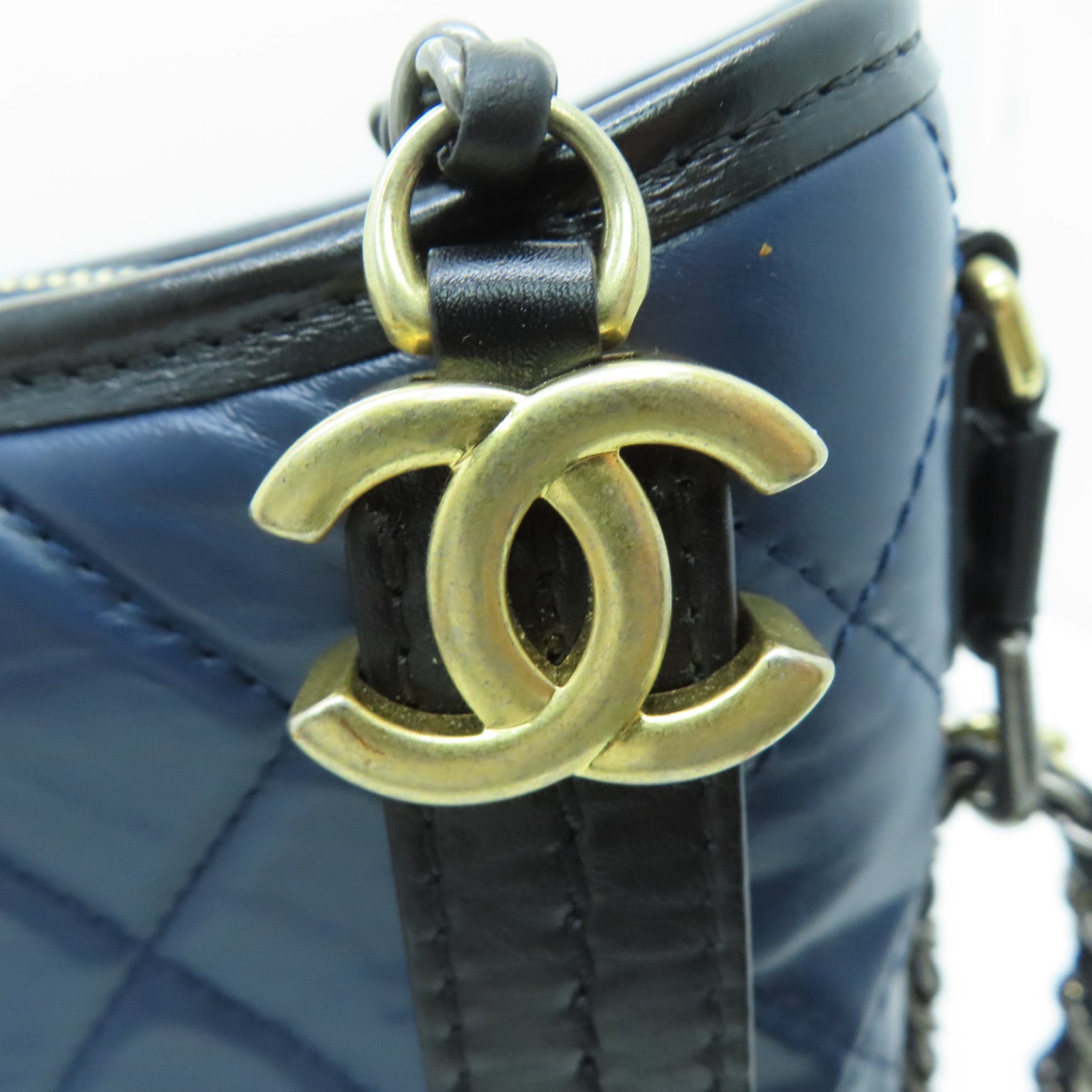 CHANEL [Sharp Discount] Diamond Agedcalf Leather Gabrielle Shoulder Bag Blue/Black