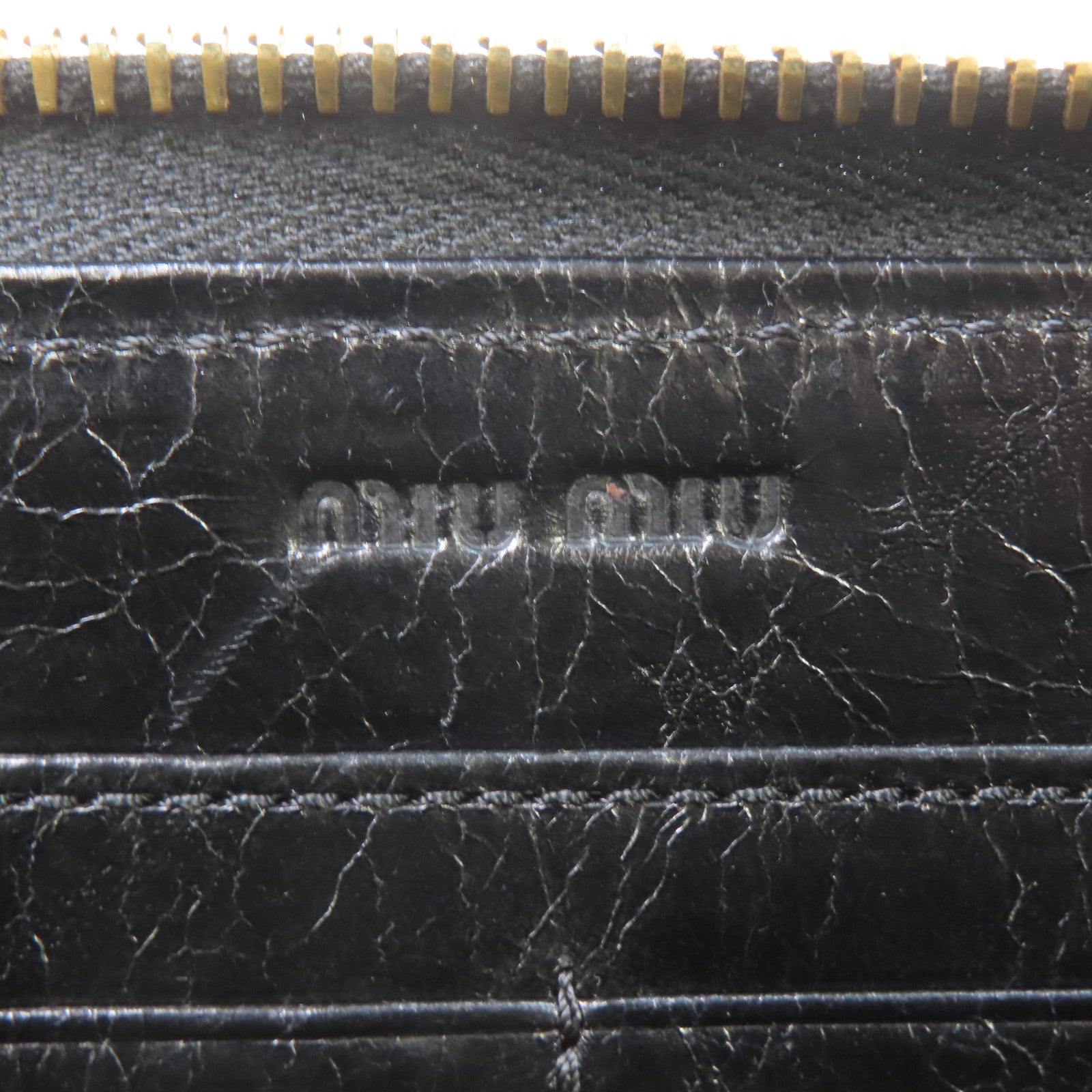 Miu Miu 皮革Long Wallet金扣長錢包黑色