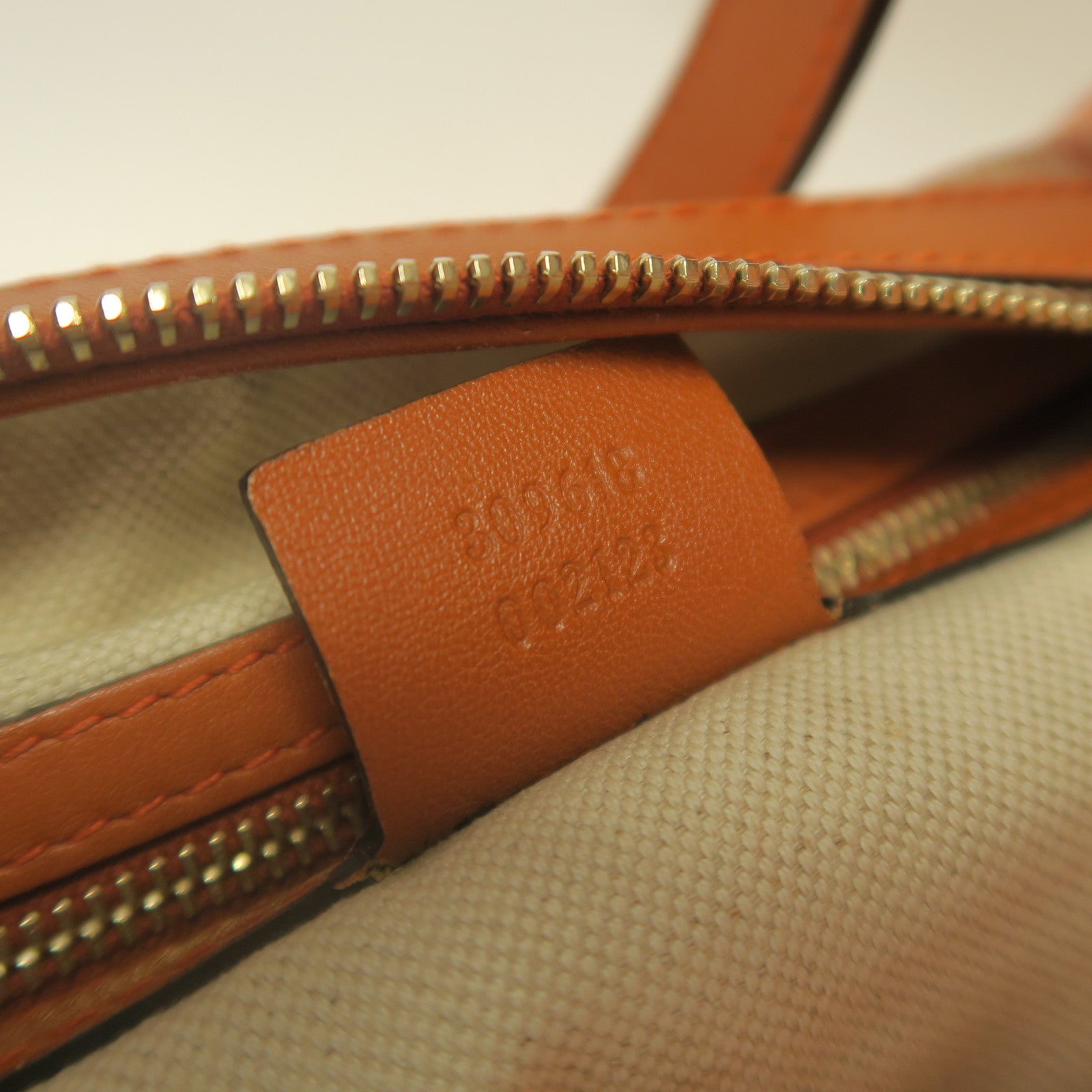GUCCI 塗層帆布Shoulder Bag金扣肩背袋橙色