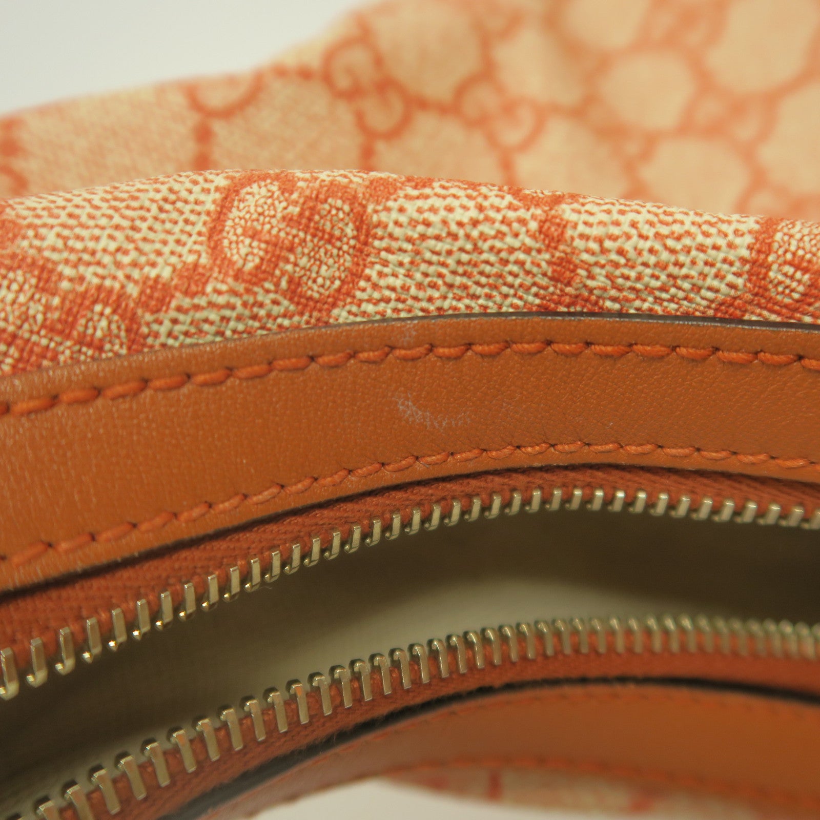 GUCCI 塗層帆布Shoulder Bag金扣肩背袋橙色
