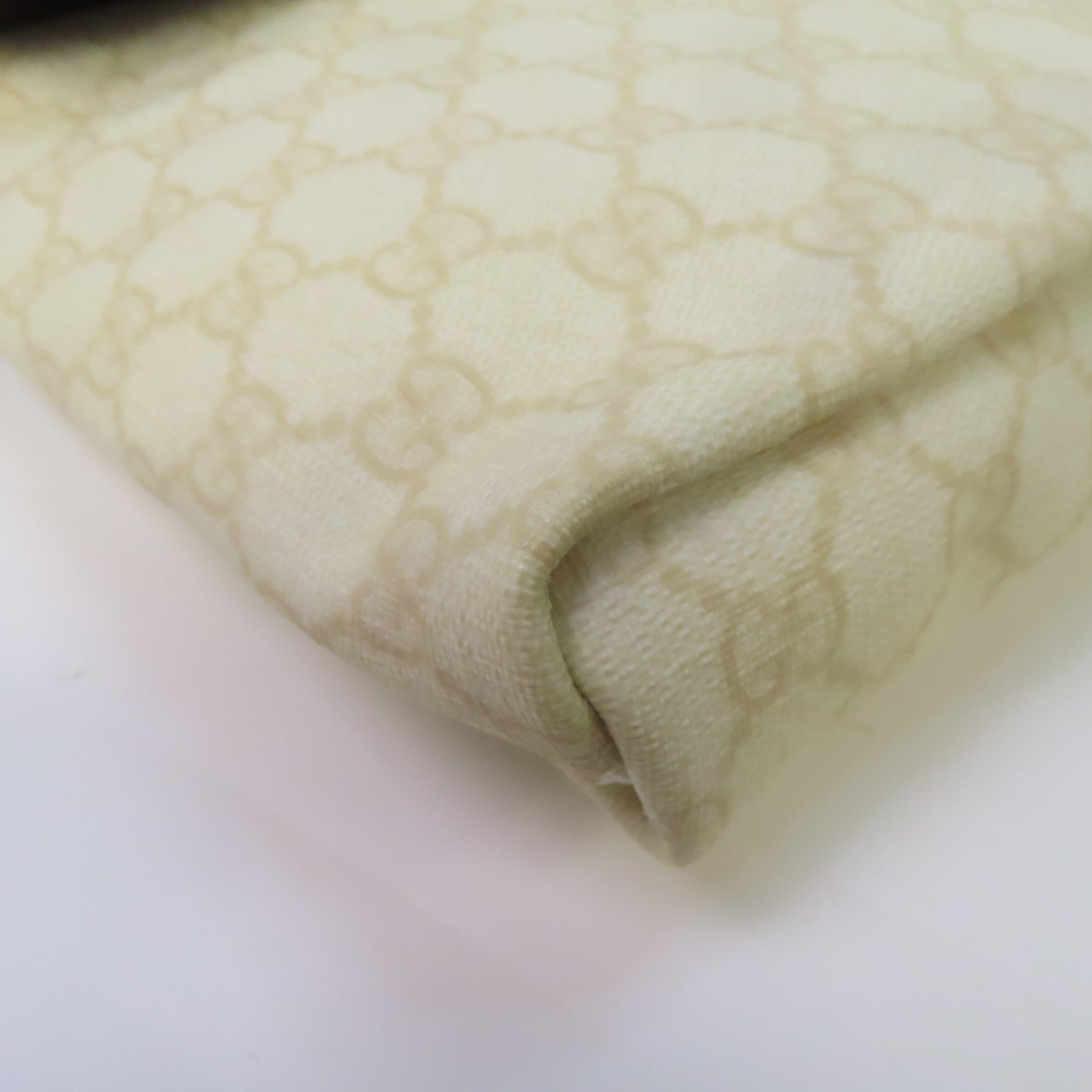 GUCCI 塗層帆布Shoulder Bag金扣肩背袋白色