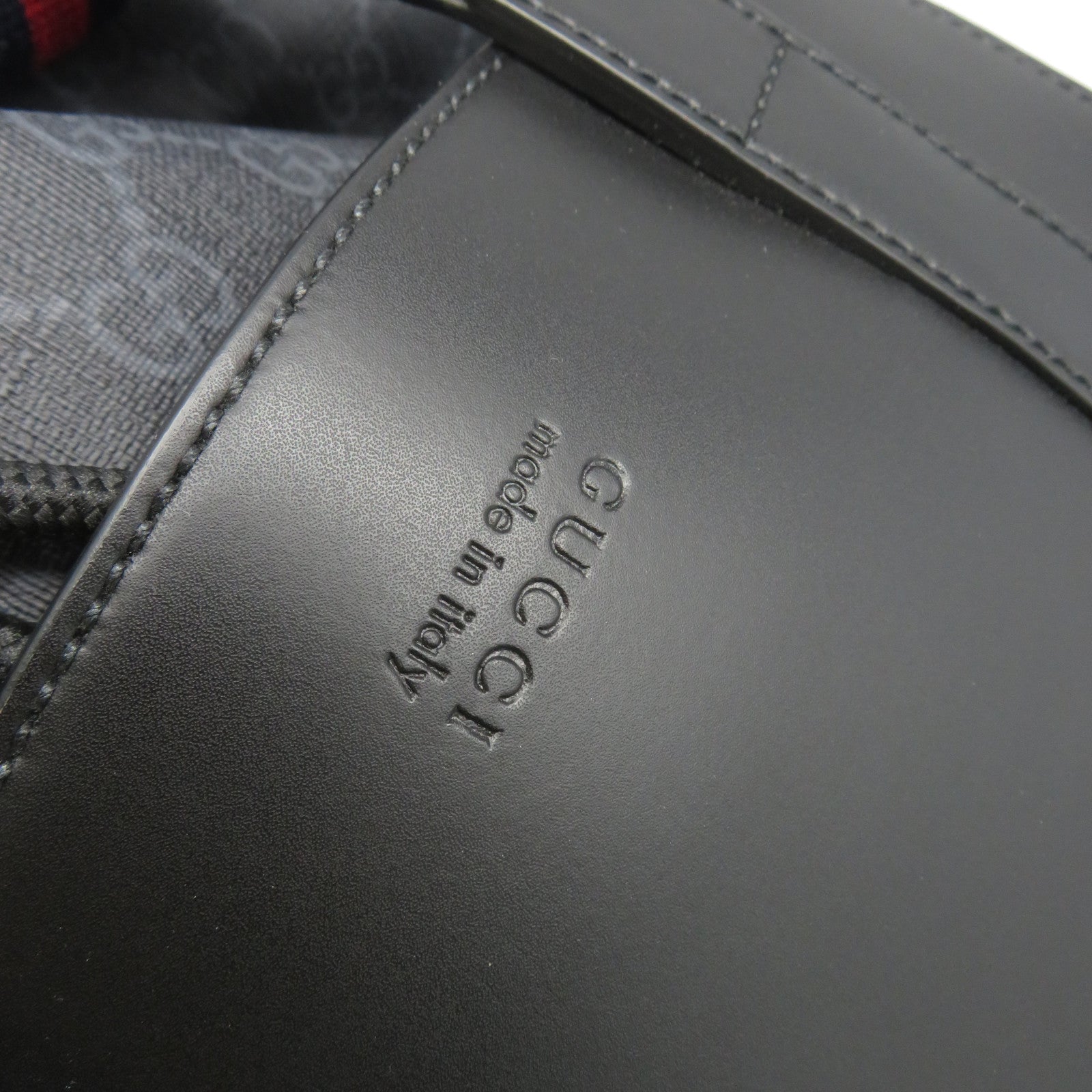 GUCCI 塗層帆布/皮革GG Supreme Backpack銀扣背包黑色/灰色
