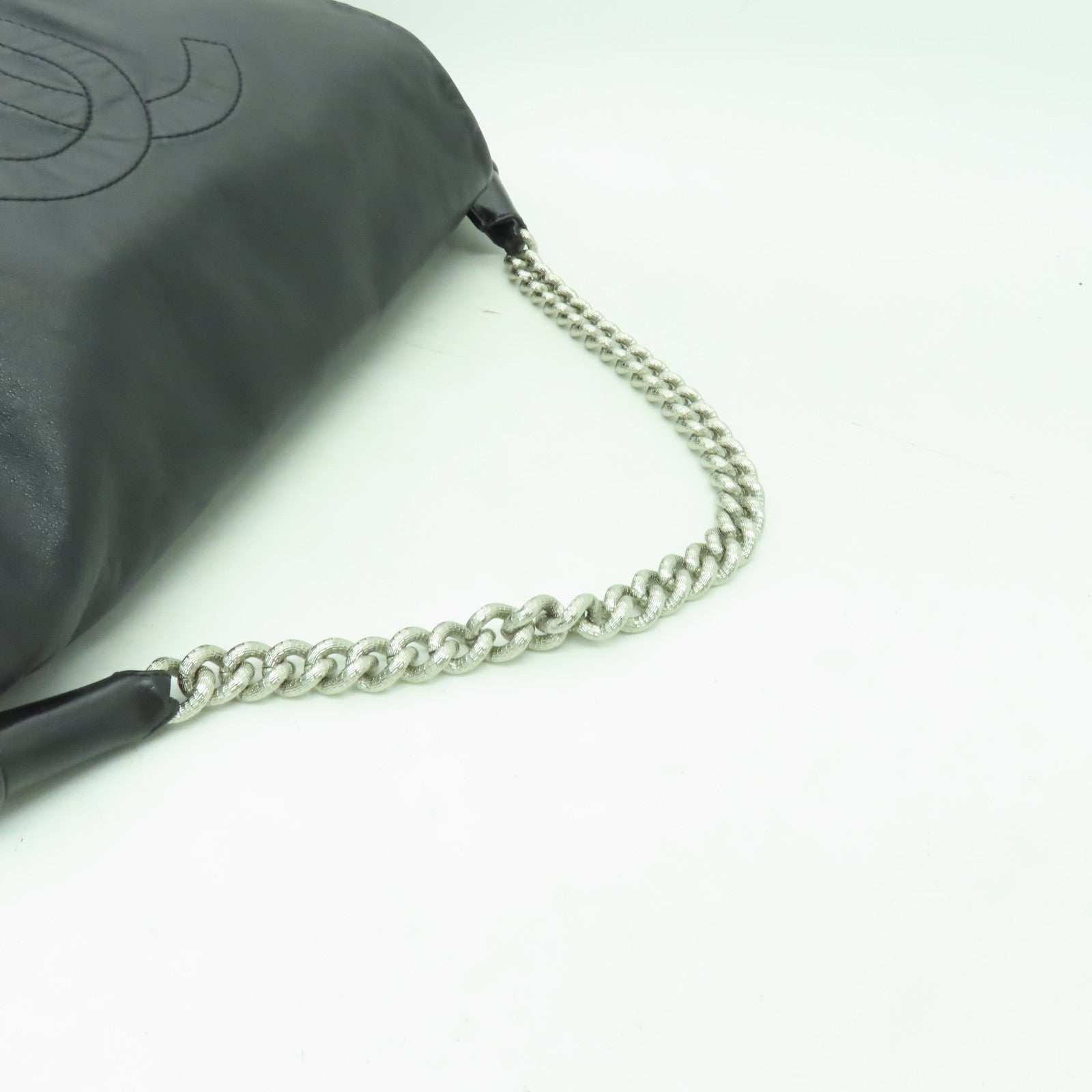 CHANEL 牛皮皮革Shoulder Bag銀扣鏈帶肩背袋黒色