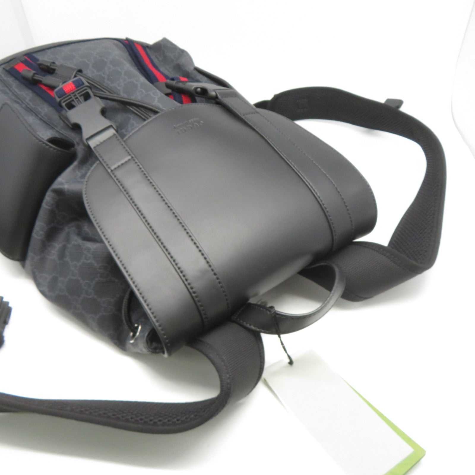 GUCCI 塗層帆布/皮革GG Supreme Backpack銀扣背包黑色/灰色