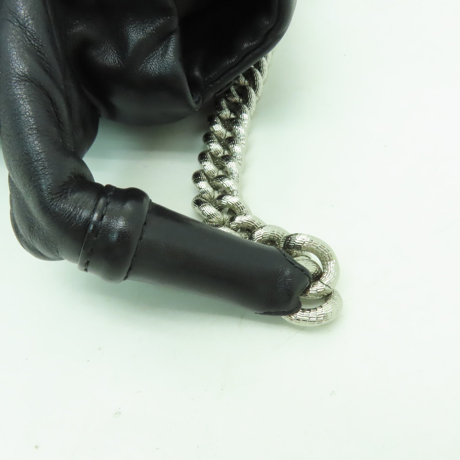 CHANEL 牛皮皮革Shoulder Bag銀扣鏈帶肩背袋黒色