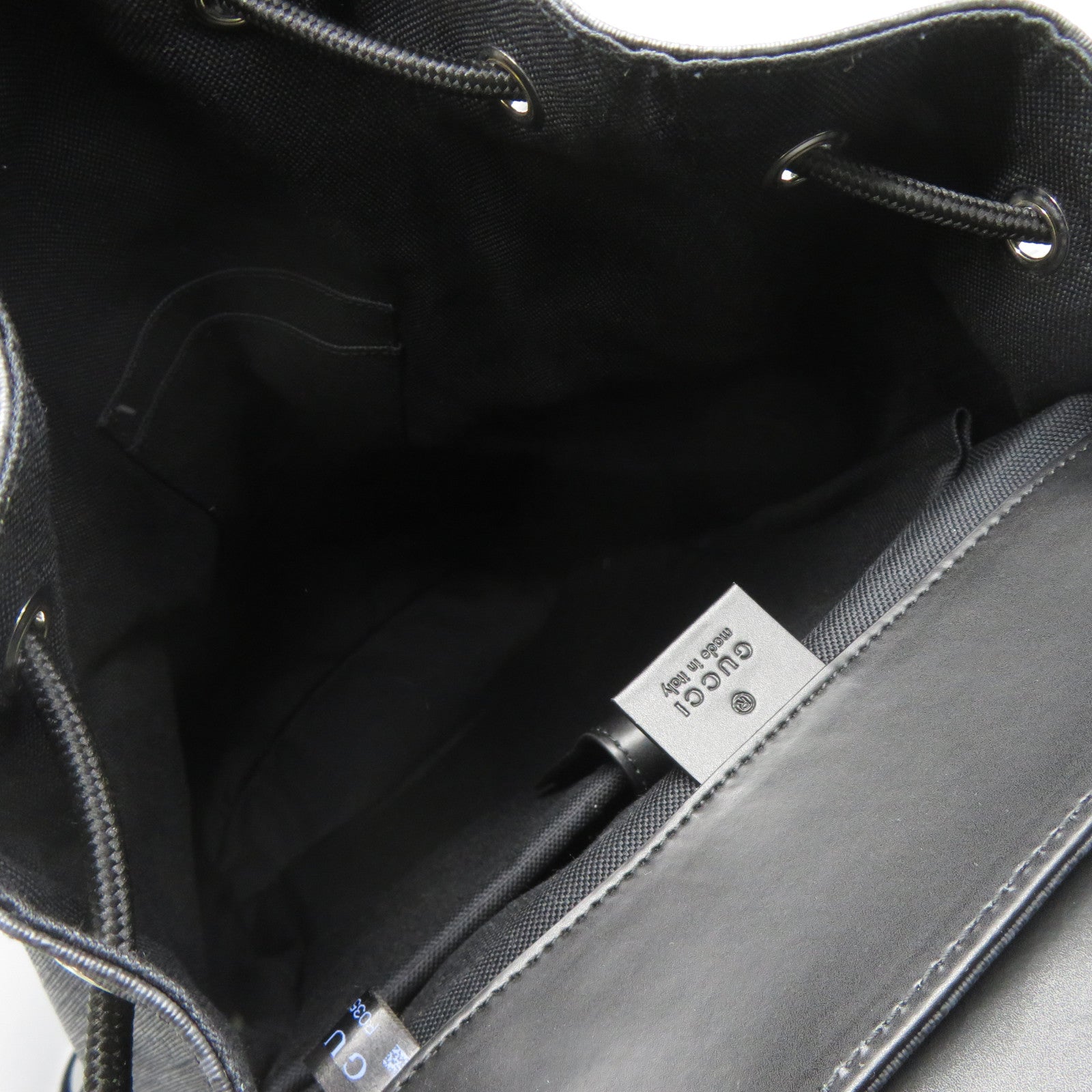 GUCCI 塗層帆布/皮革GG Supreme Backpack銀扣背包黑色/灰色