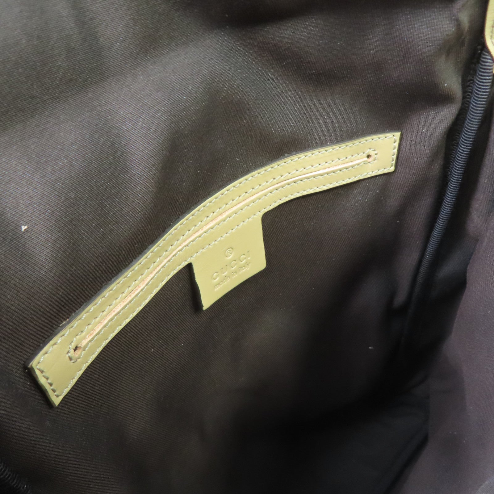 GUCCI 塗層帆布Shoulder Bag金扣肩背袋白色