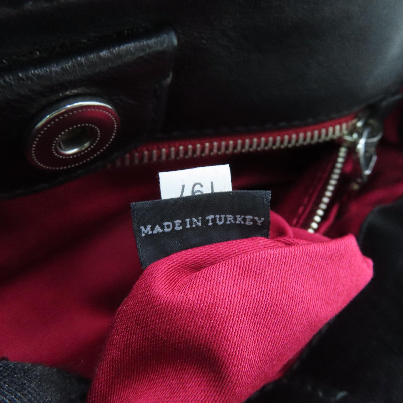 Miu Miu Leather Chain Shoulder Bag Silver Buckle Chain Shoulder Bag Black