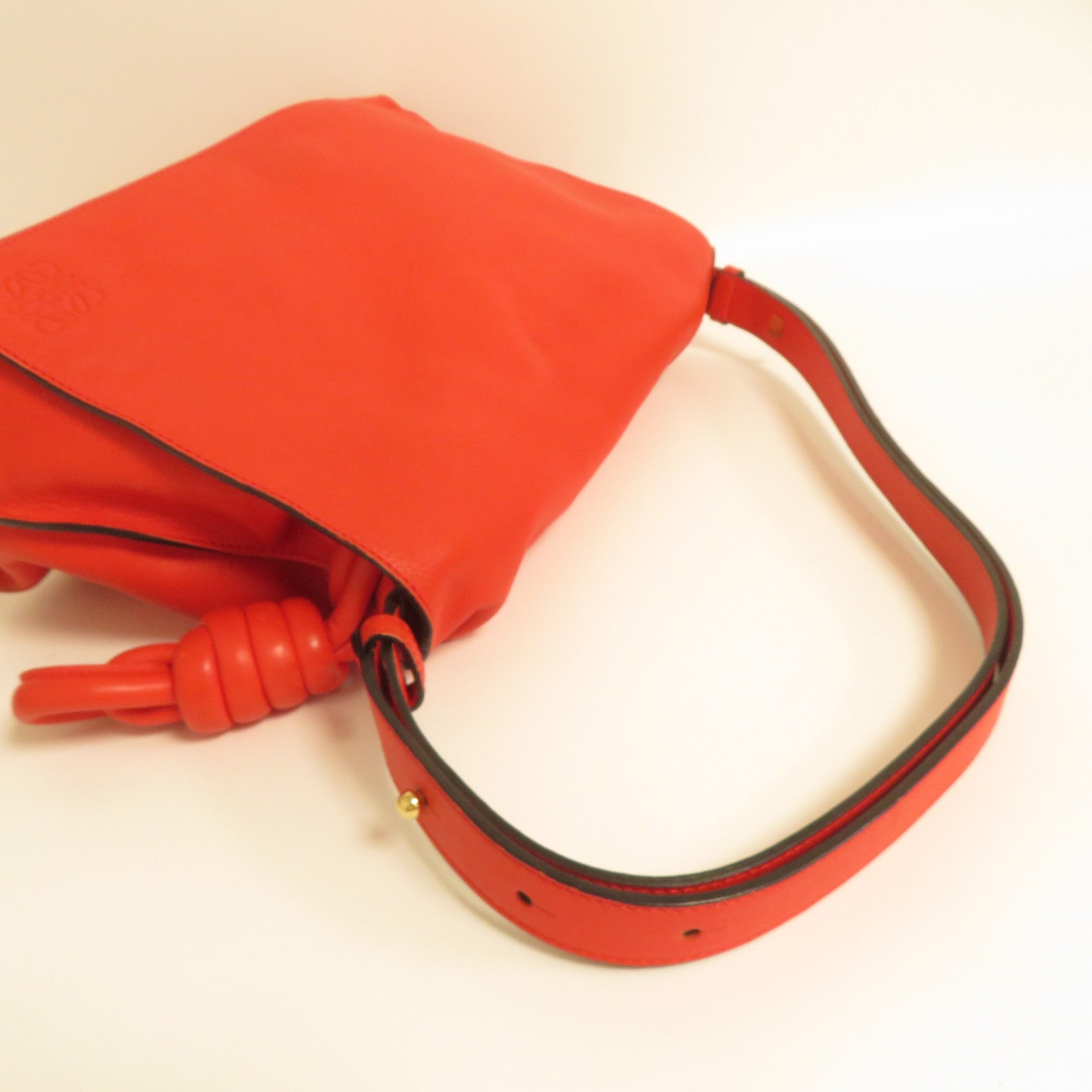 LOEWE 羊皮皮革Shoulder Bag金扣肩背袋紅色