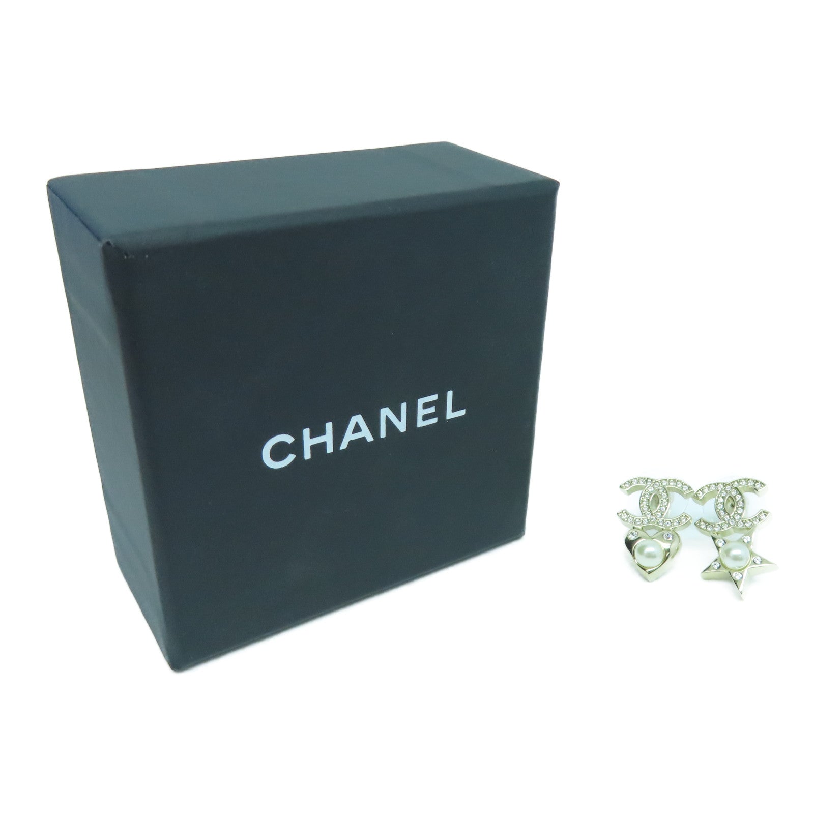 CHANEL metal Earrings gold earrings
