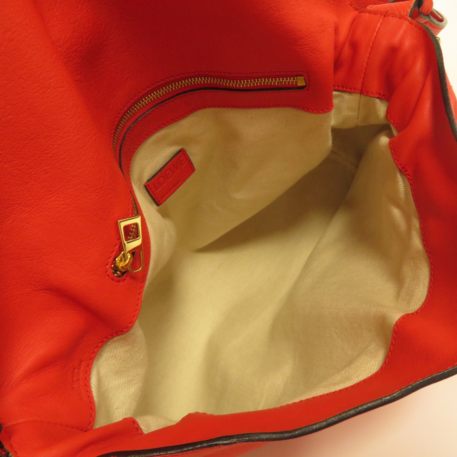 LOEWE 羊皮皮革Shoulder Bag金扣肩背袋紅色