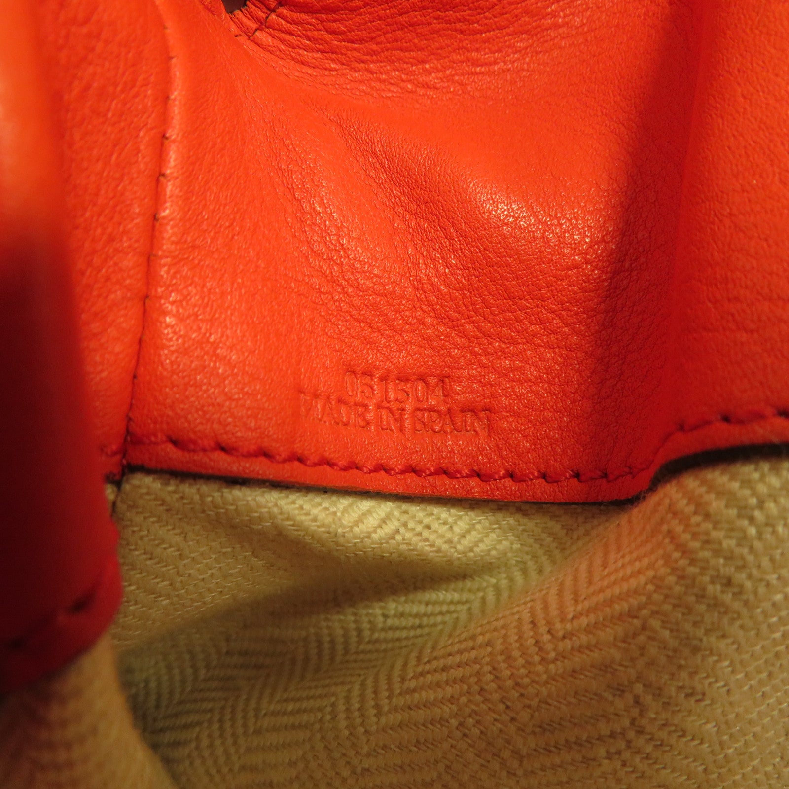 LOEWE 羊皮皮革Shoulder Bag金扣肩背袋紅色