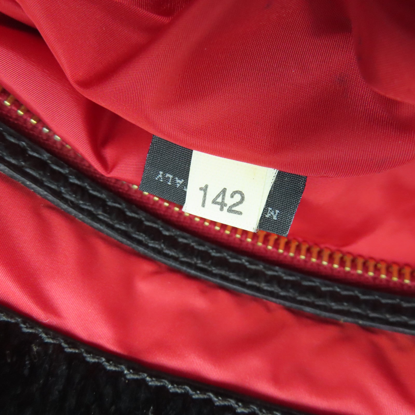 Miu Miu 漆皮皮革2 Way Shoulder金扣手挽肩背兩用袋黑色