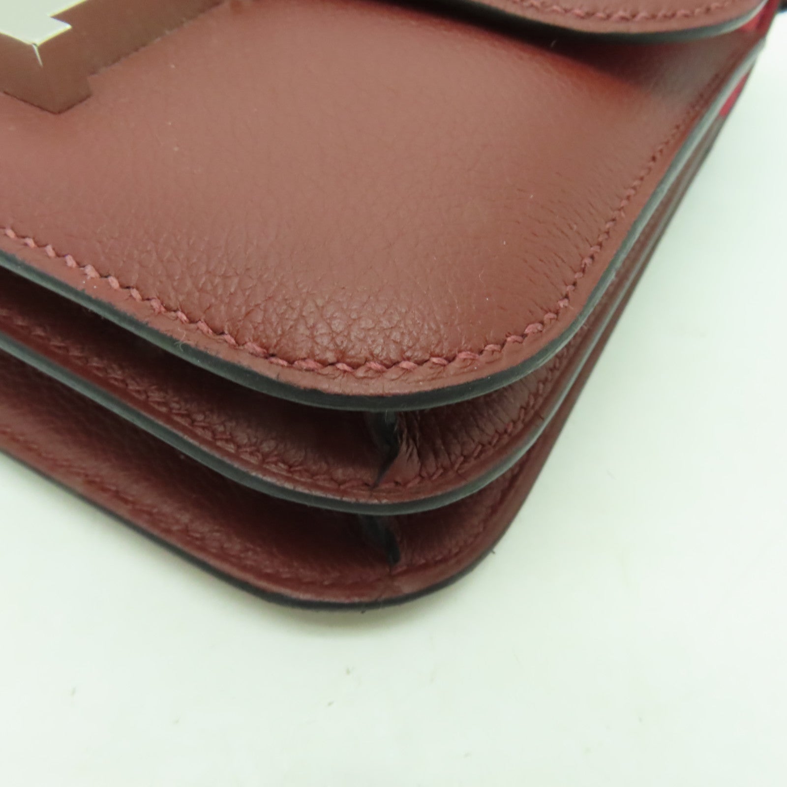 HERMES 【激減優惠】Clemence皮革Constance Mini銀扣肩背袋Rough Sellier酒紅色