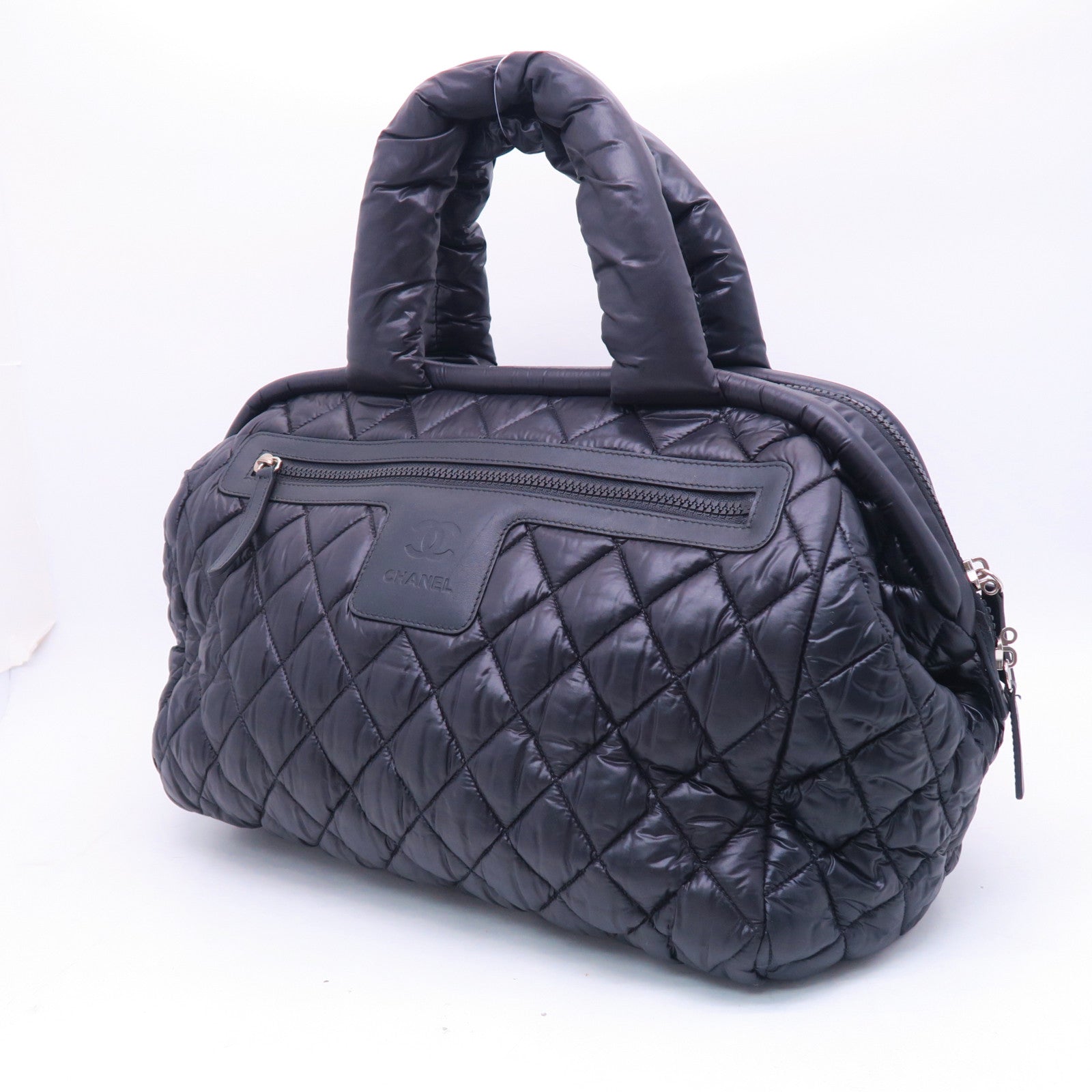 CHANEL 菱格尼龙Coco Cocoon银扣肩背袋黑色