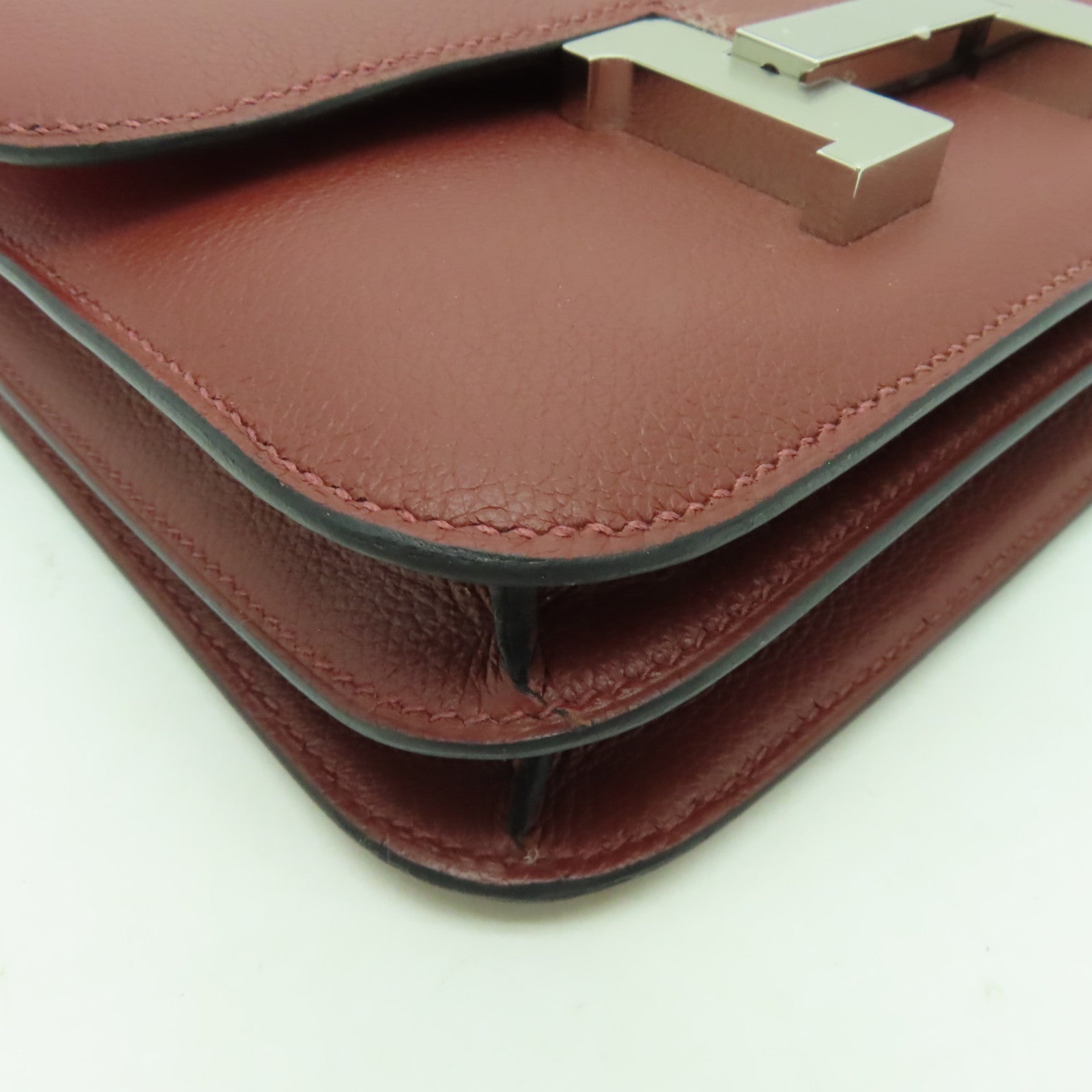 HERMES 【激減優惠】Clemence皮革Constance Mini銀扣肩背袋Rough Sellier酒紅色