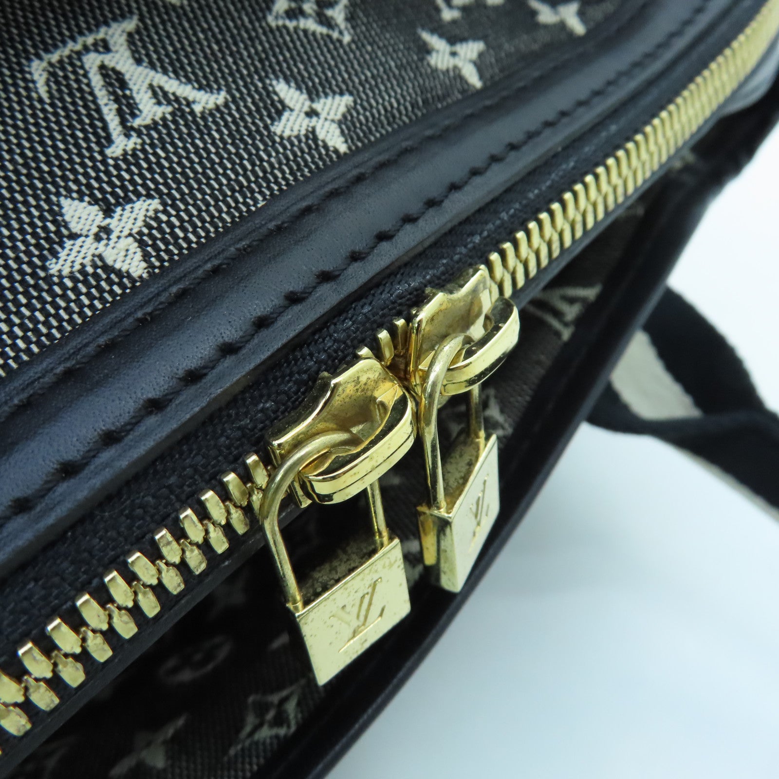 LOUIS VUITTON Monogram Mini Lin Mini Hippo Mario Kate Gold Buckle Handle Bag Black/White