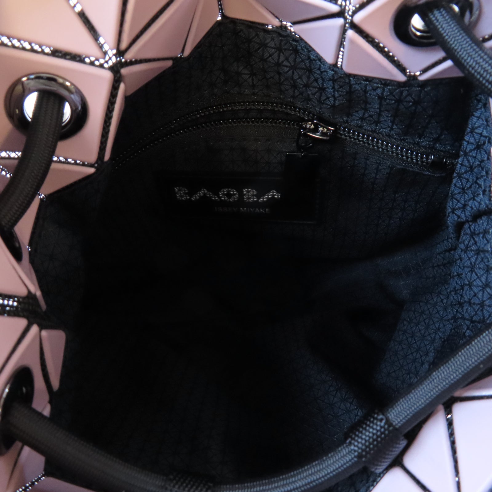 ISSEY MIYAKE PVC Shoulder Bag銀扣肩背袋粉紅色