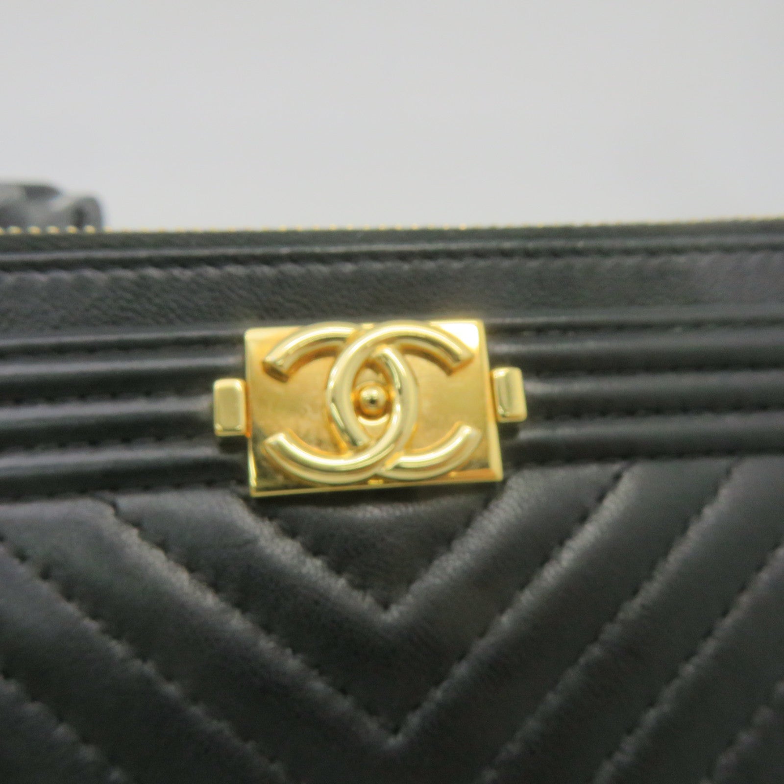 CHANEL 斜紋牛皮皮革Pouch金扣手提包黑色