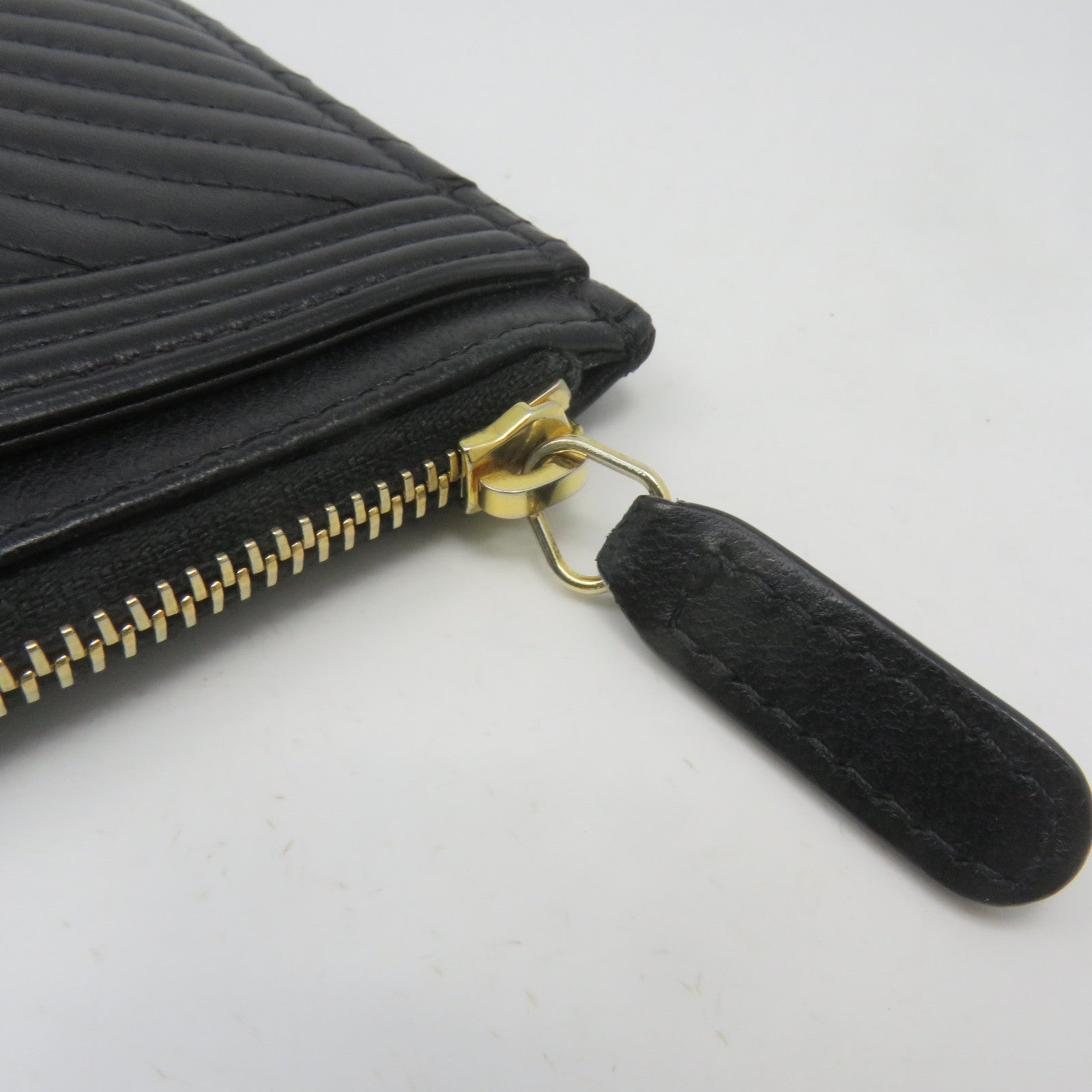 CHANEL 斜紋牛皮皮革Pouch金扣手提包黑色