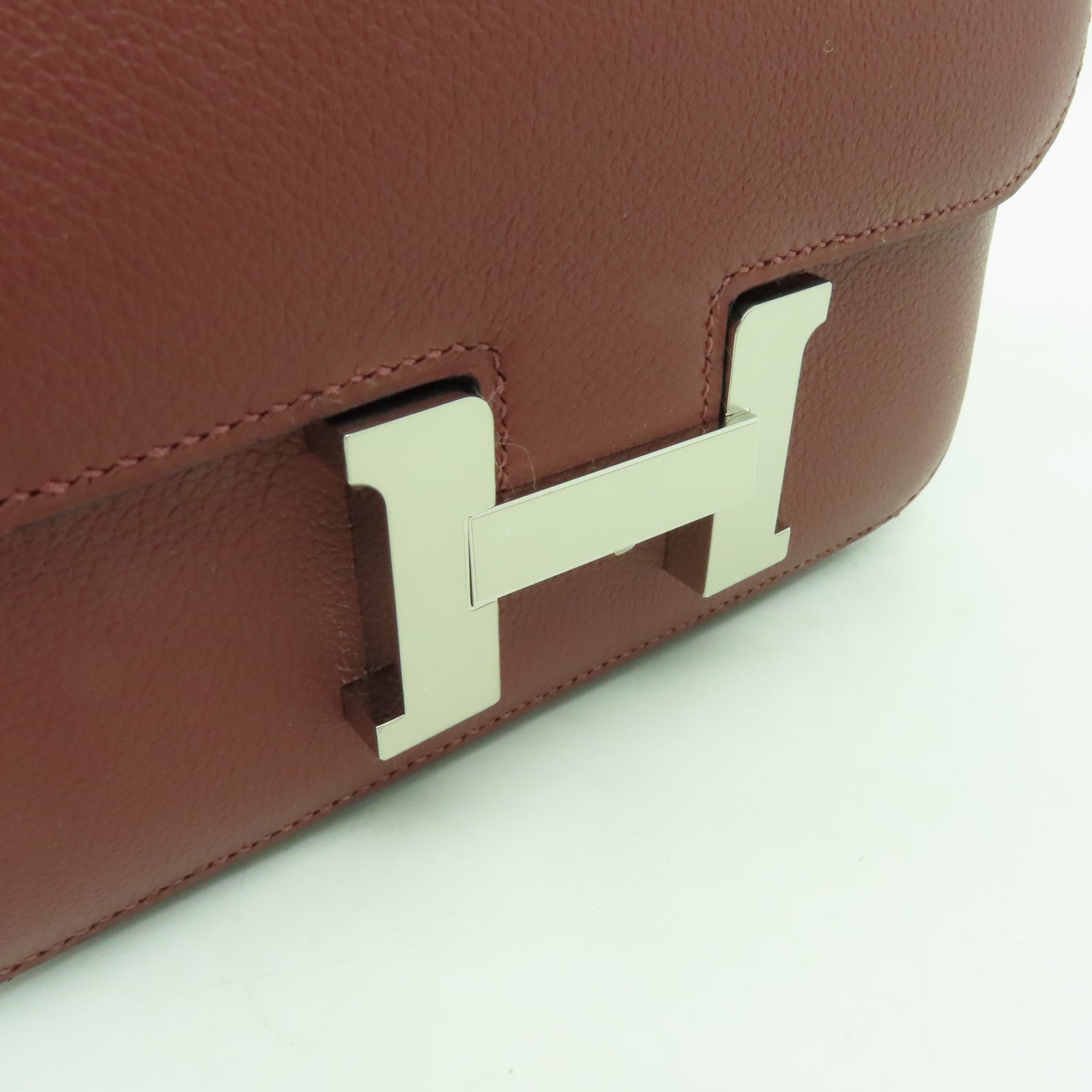 HERMES 【激減優惠】Clemence皮革Constance Mini銀扣肩背袋Rough Sellier酒紅色