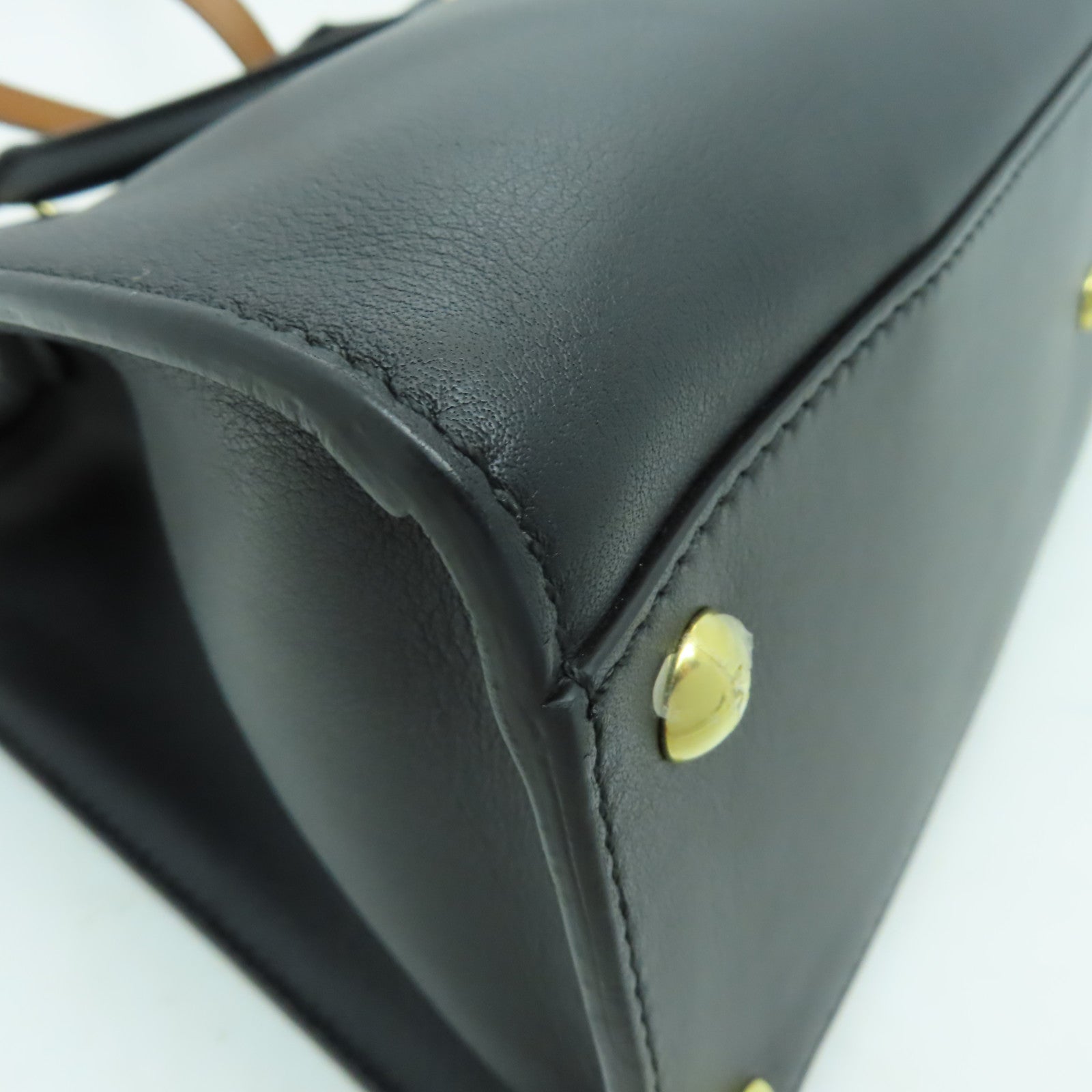 FENDI 牛皮皮革Peekaboo金扣手挽肩背兩用袋黑色