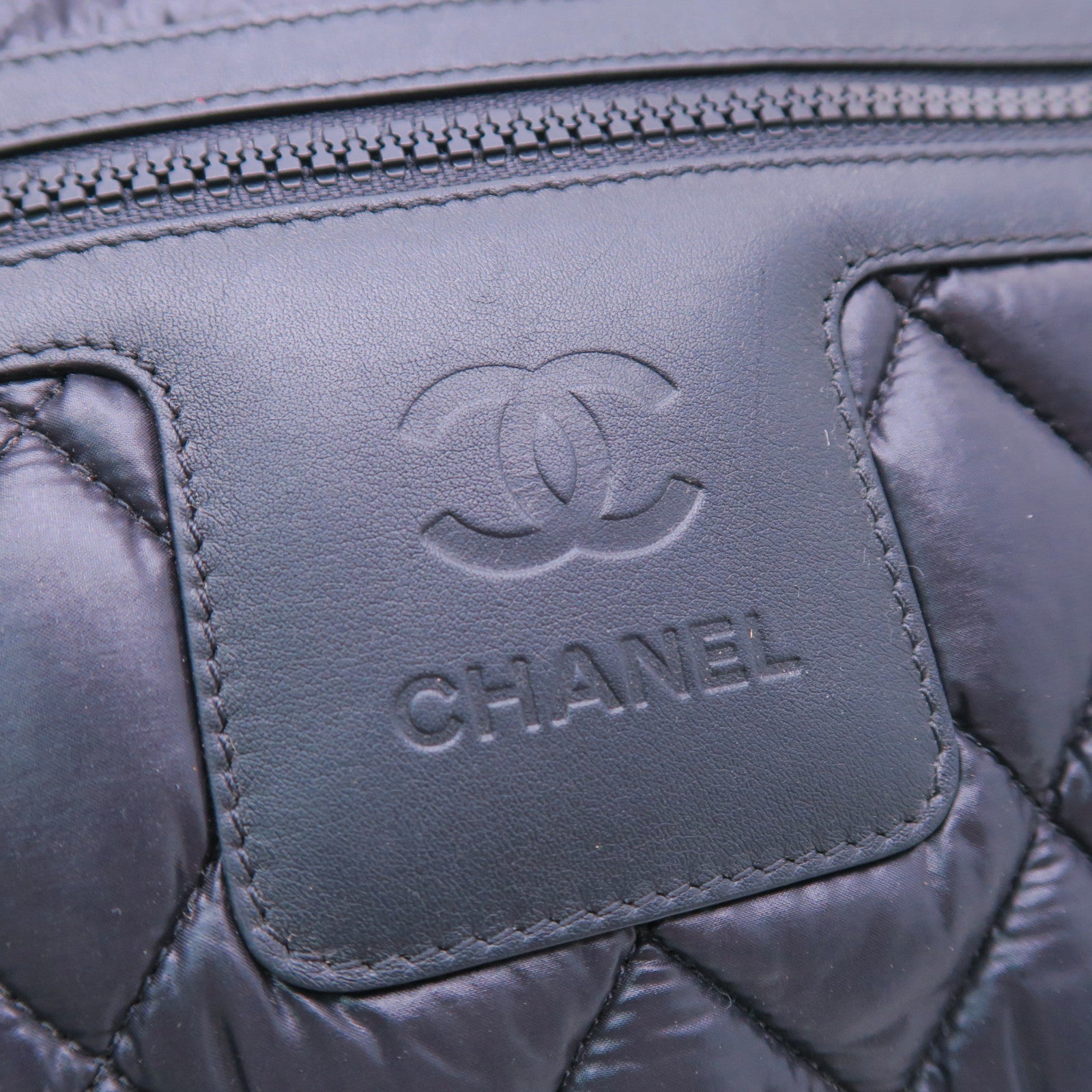 CHANEL 菱格尼龙Coco Cocoon银扣肩背袋黑色