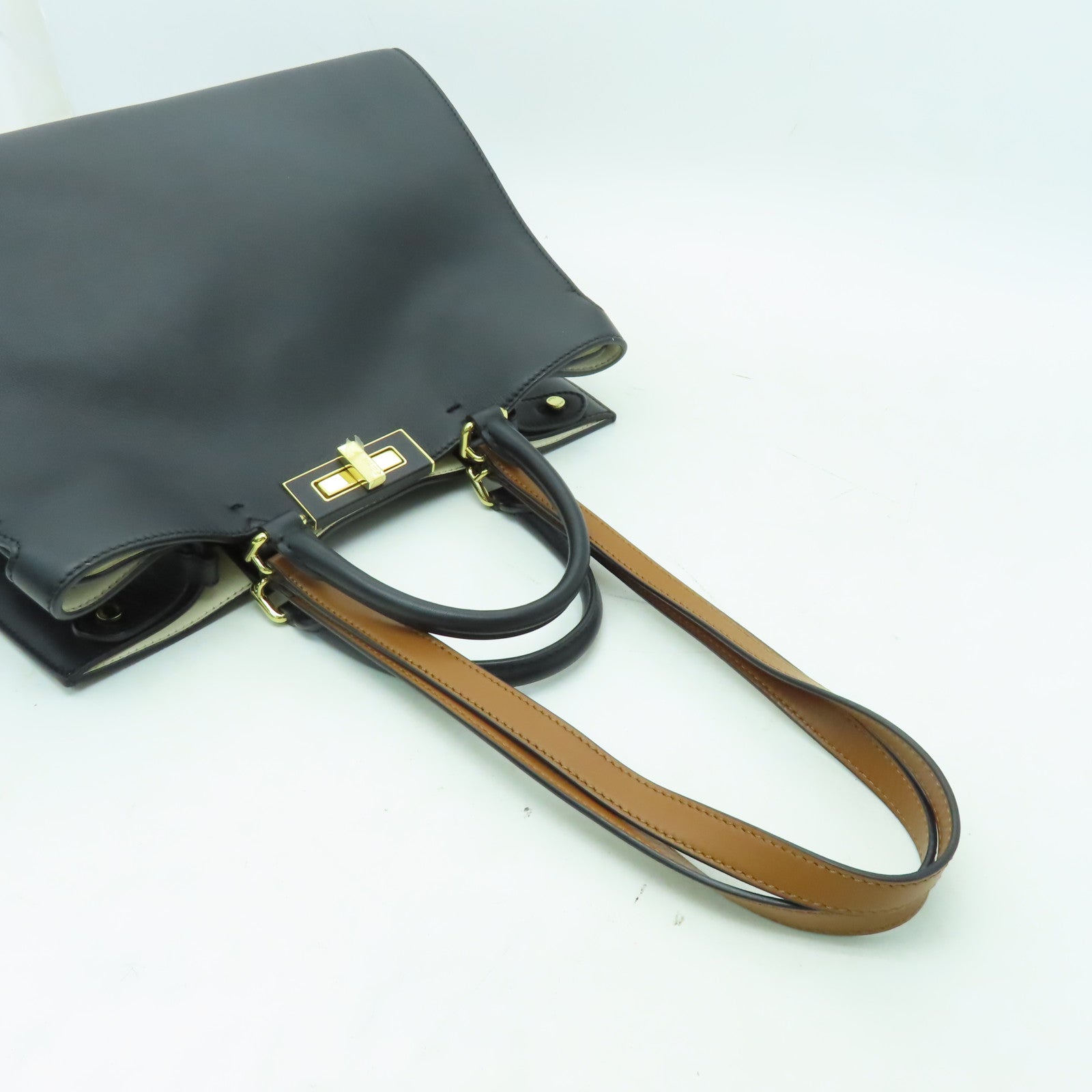FENDI 牛皮皮革Peekaboo金扣手挽肩背兩用袋黑色