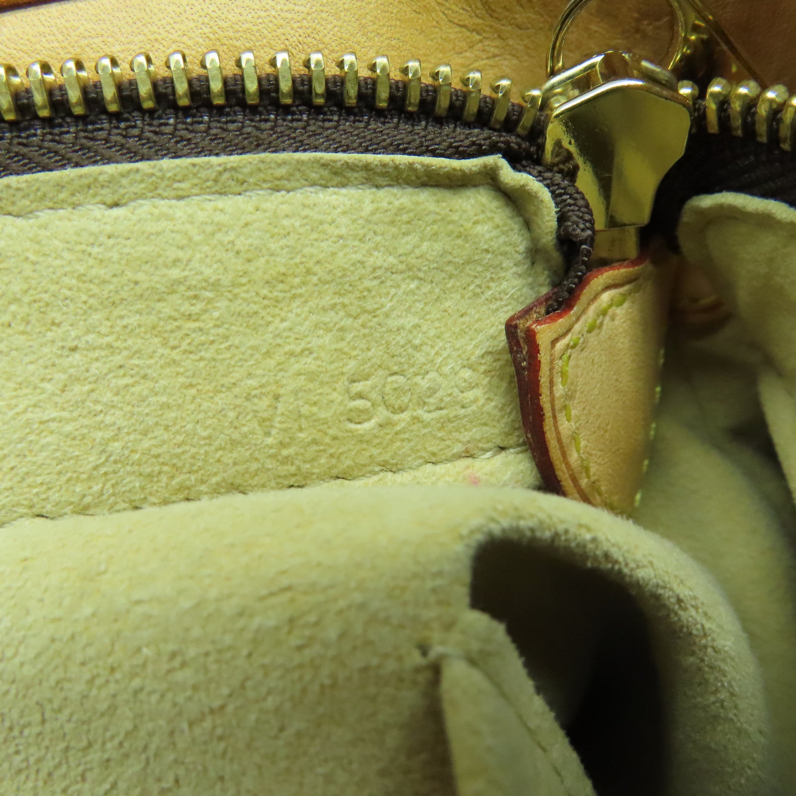 LOUIS VUITTON 【激減優惠】Monogram Boetie MM金扣手挽袋啡色