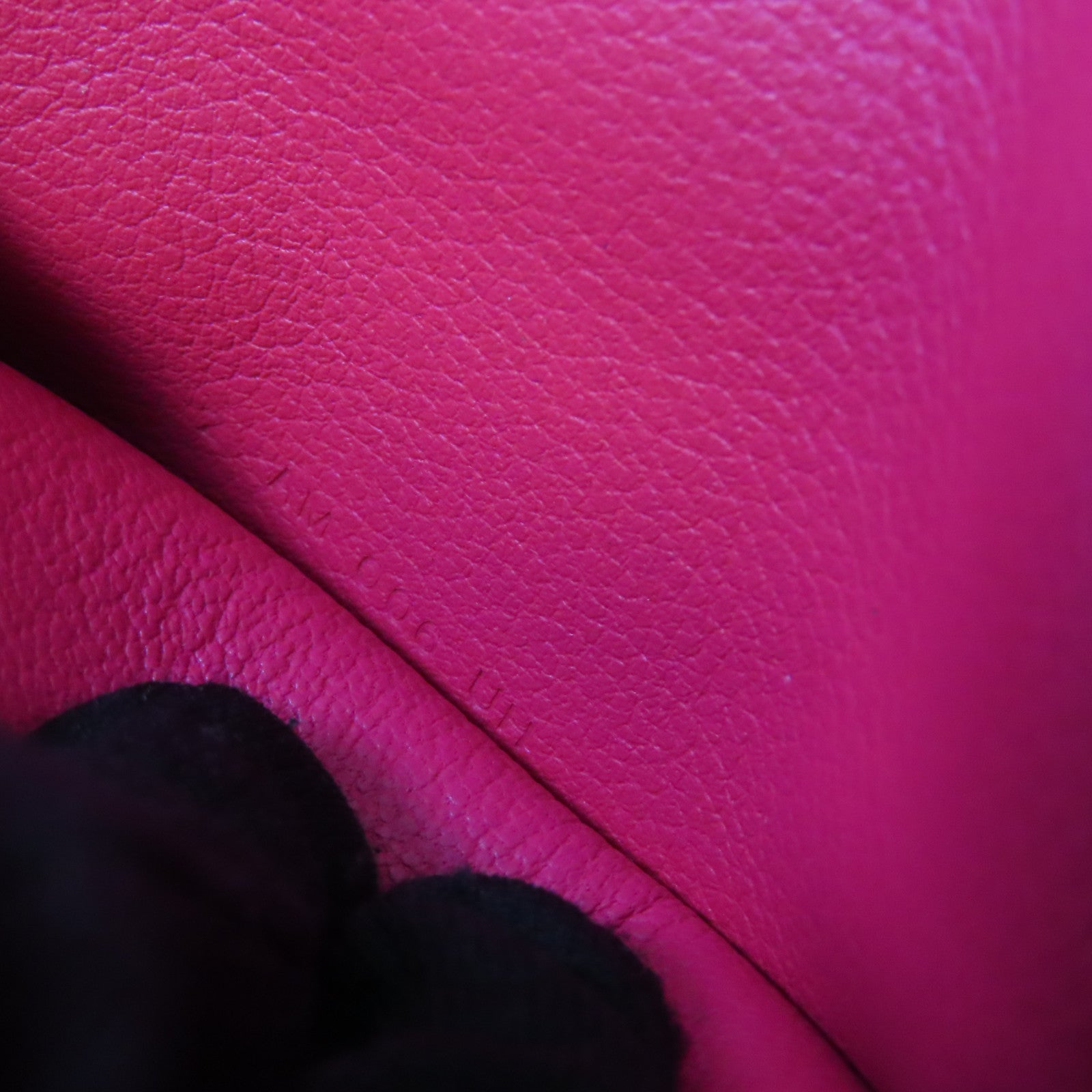 HERMES Evercolor皮革Roulis Slim Wallet銀扣鏈帶肩背袋Framboise覆盆子紅色