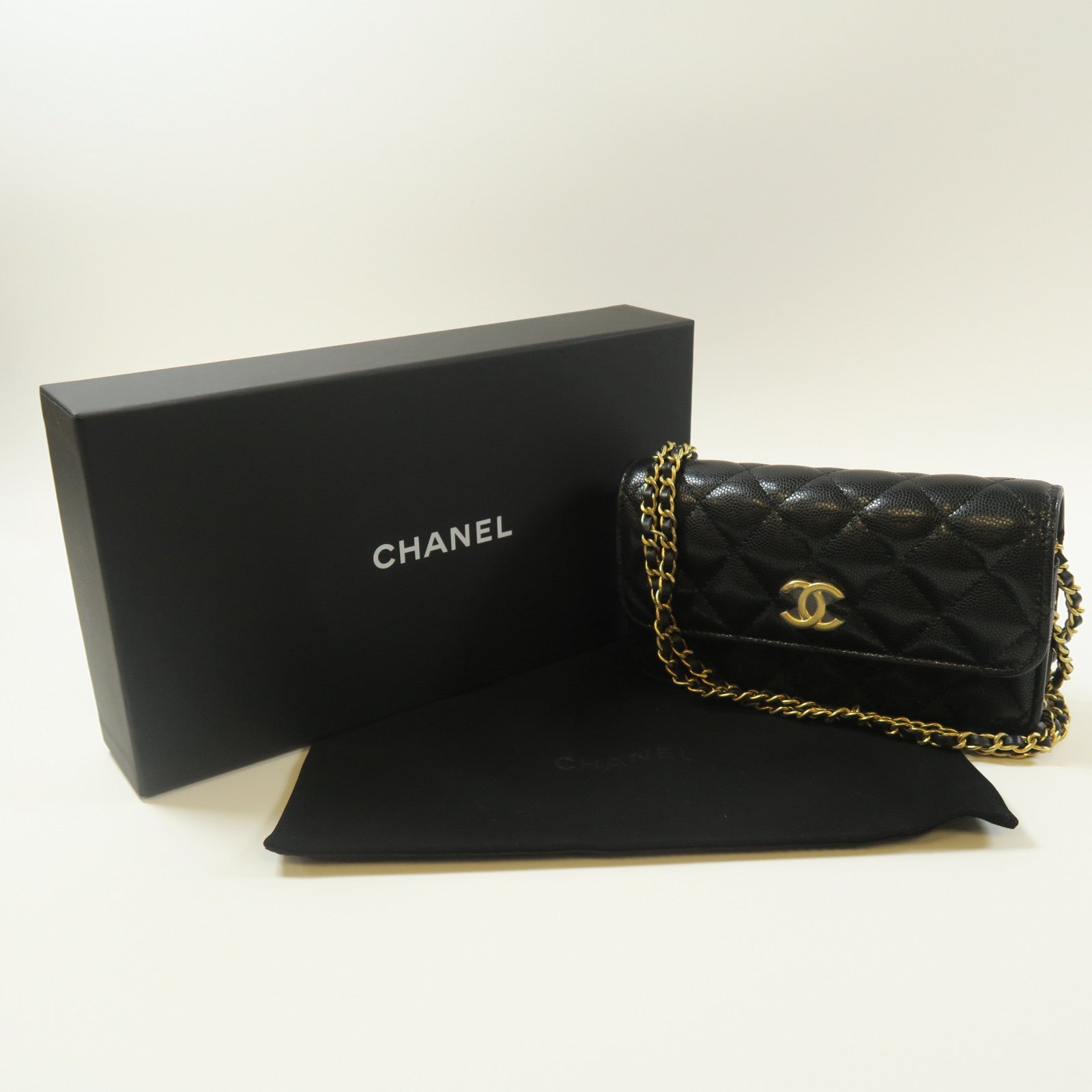CHANEL 菱格牛皮皮革Chain Shoulder金扣鏈帶肩背袋黑色