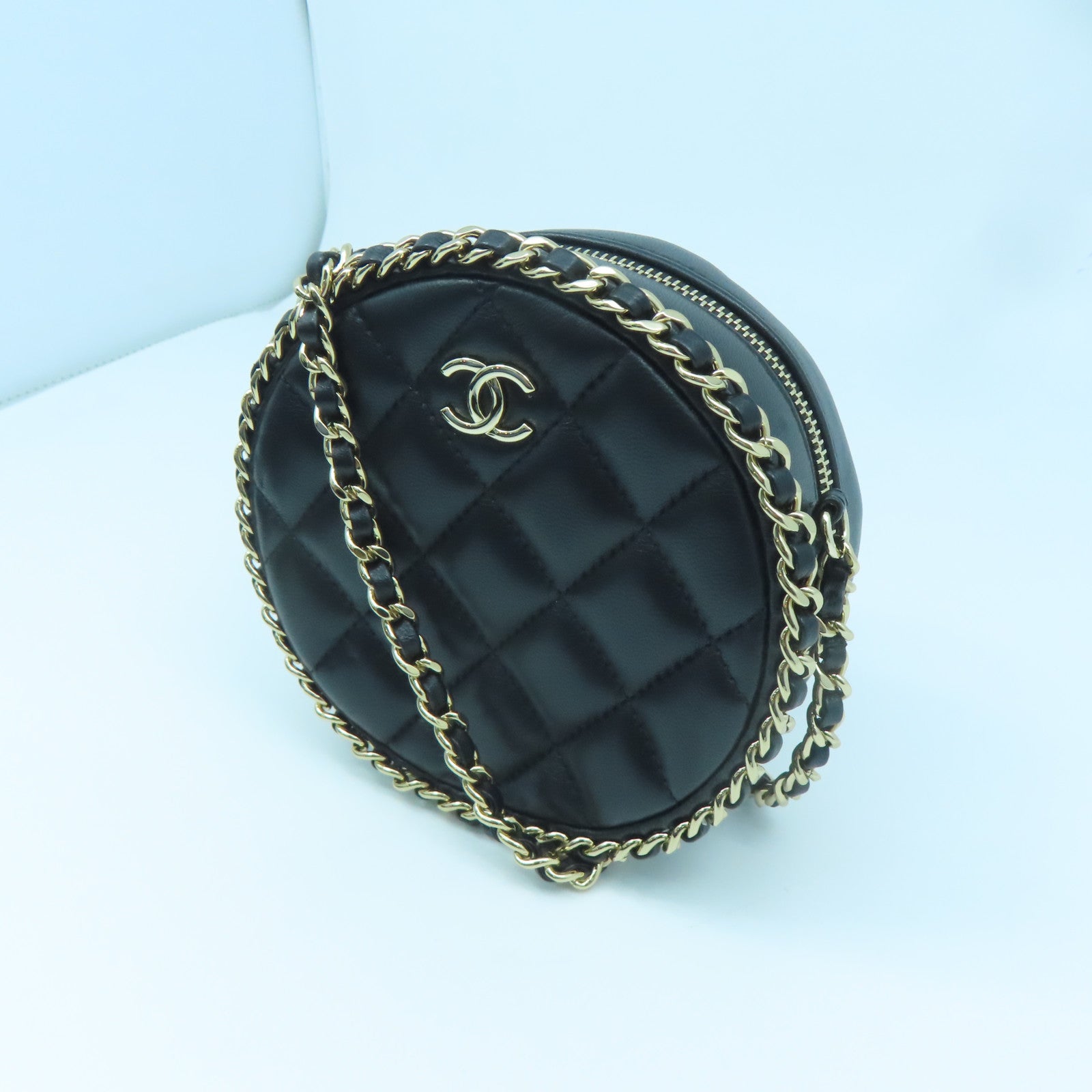 CHANEL rhombic sheepskin leather Chain Shoulder Bag gold buckle chain shoulder bag black